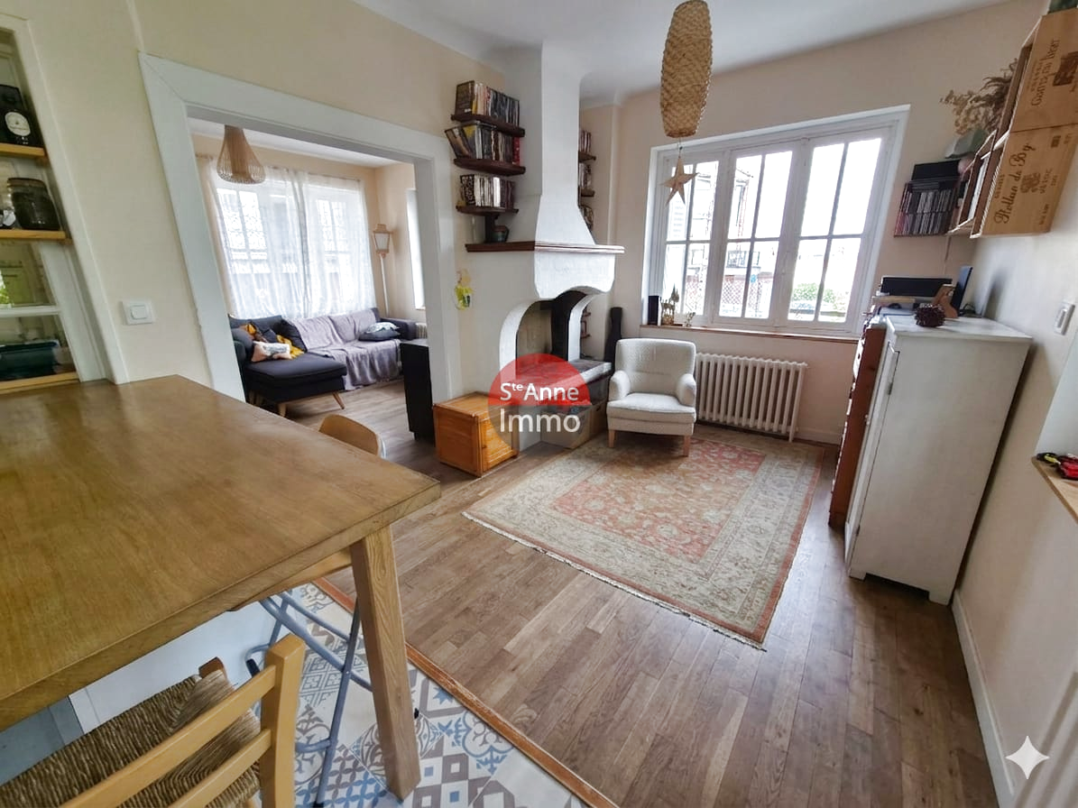 Immo80 – L'immobilier à Amiens et dans la Somme-AMIENS – 3MIN GARE – MAISON DE VILLE 105 M2 – 4 CHS AVEC JARDIN , GARAGE ET SOUS SOL COMPLET