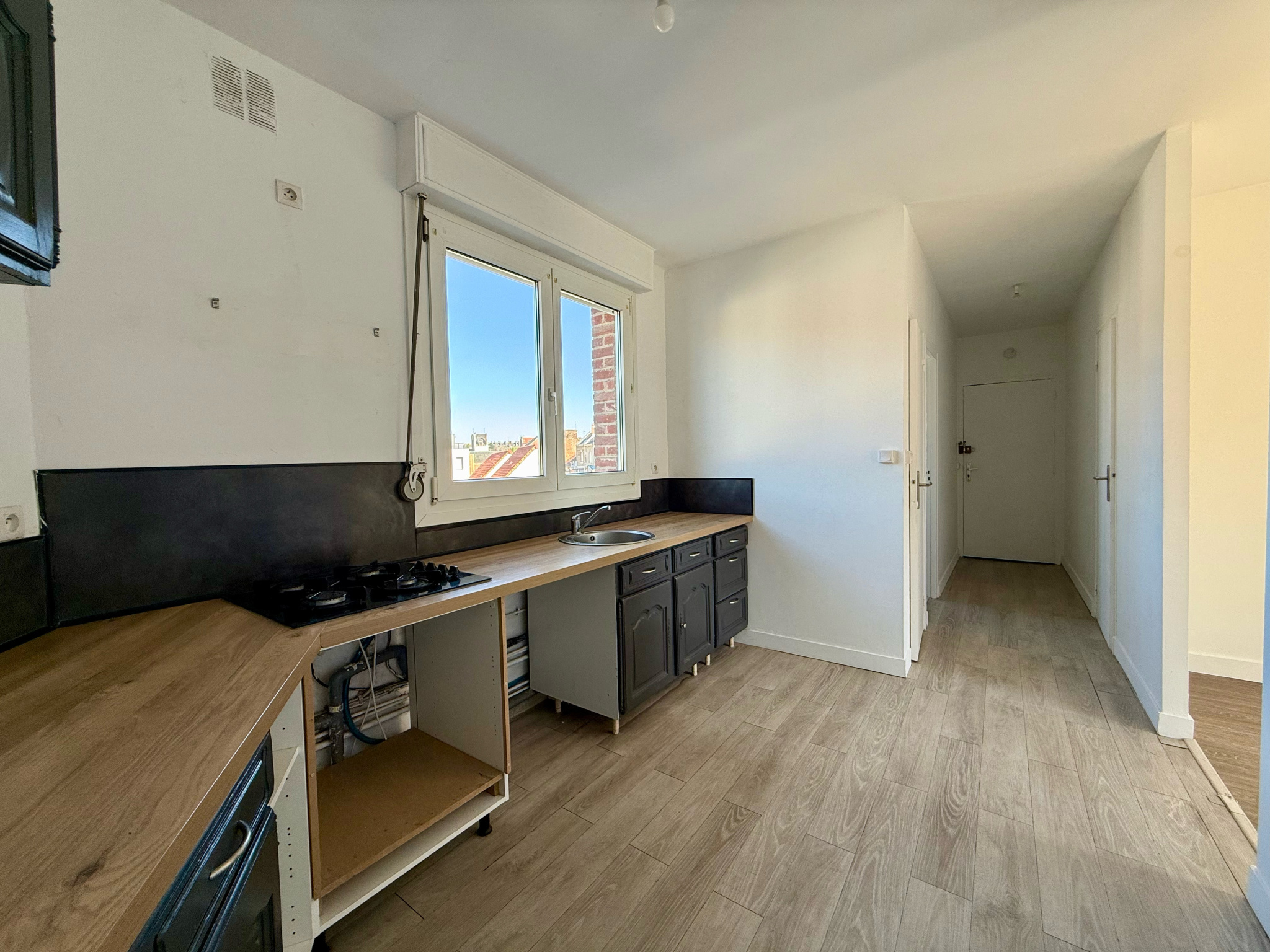 Immo80 – L'immobilier à Amiens et dans la Somme-AMIENS – SAINT HONORE – T3 – PLACE DE PARKING – GARAGE – CAVE