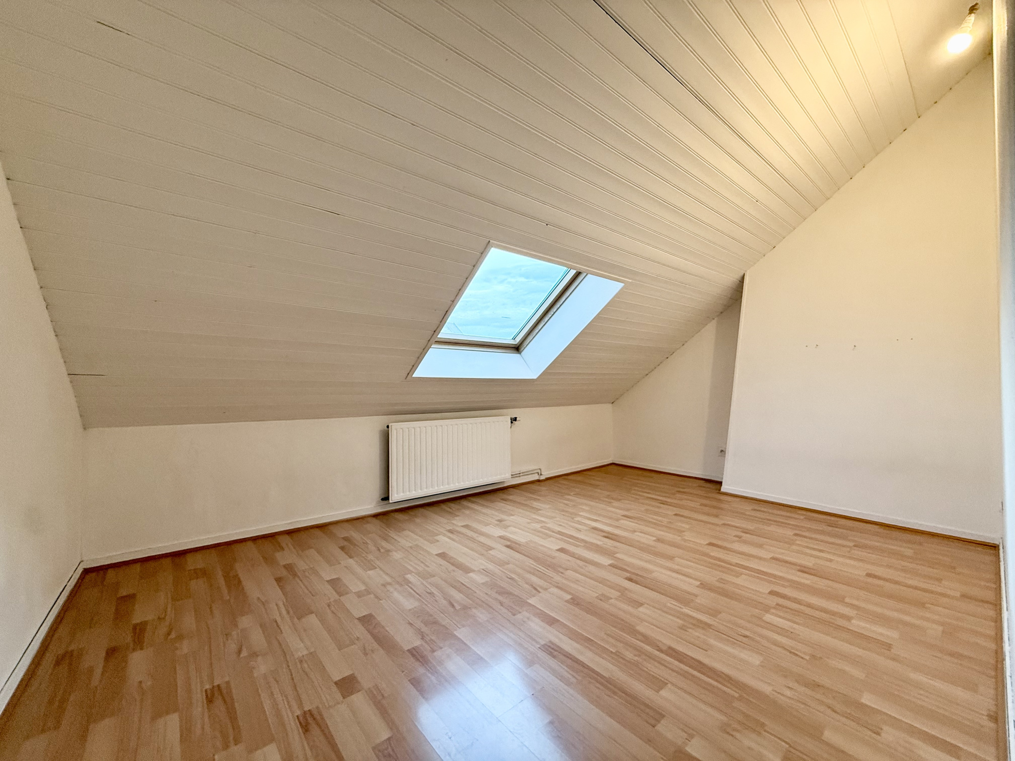 Immo80 – L'immobilier à Amiens et dans la Somme-LONGUEAU – AMIENOISE – 3 CHAMBRES – 1 BUREAU – COUR – JARDIN – DEPENDANCE