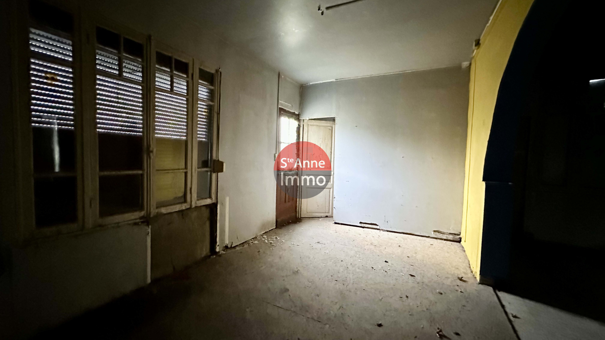 Immo80 – L'immobilier à Amiens et dans la Somme-ESSERTAUX – MAISON A RENOVER – TERRAIN DE 2319 M2