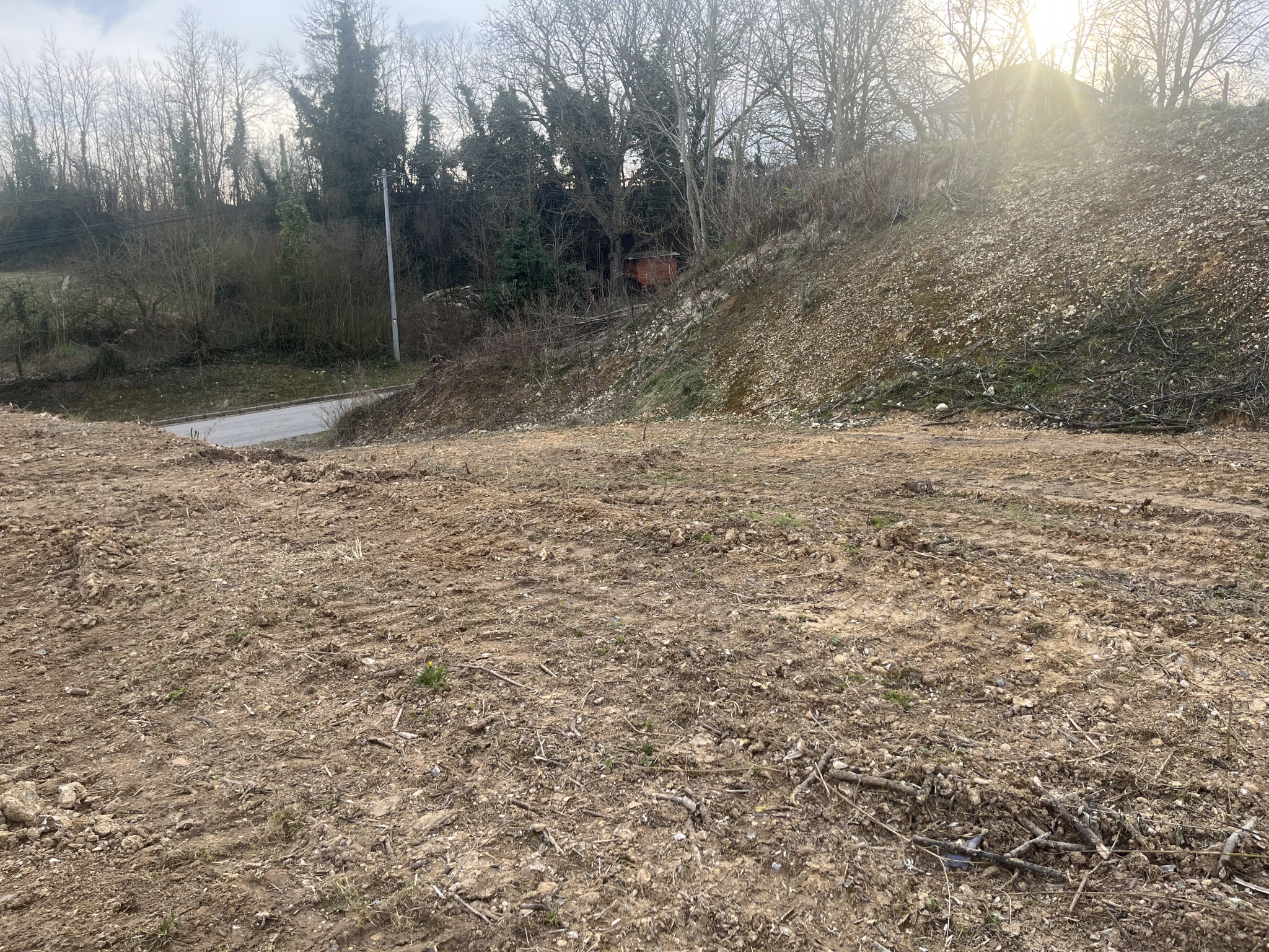 Immo80 – L'immobilier à Amiens et dans la Somme-HANGEST SUR SOMME – TERRAIN A BATIR – 1900m2
