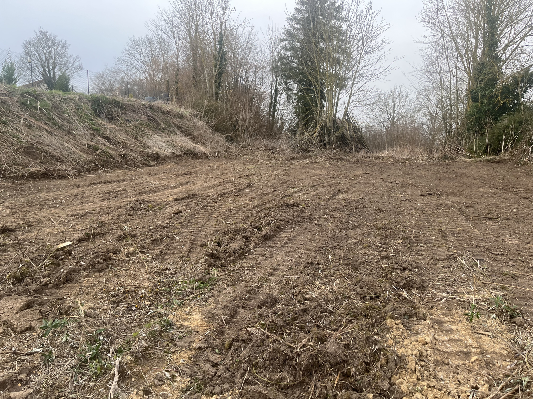 Immo80 – L'immobilier à Amiens et dans la Somme-HANGEST SUR SOMME – TERRAIN A BATIR – 1900m2