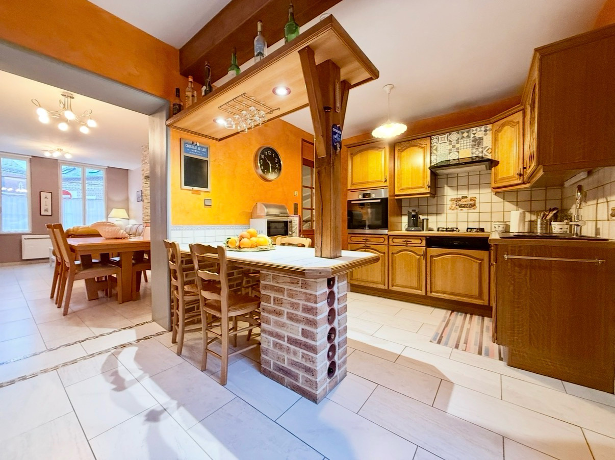 Immo80 – L'immobilier à Amiens et dans la Somme-AMIENS – QUARTIER SAINT ACHEUL – 4 CHAMBRES – COUR – CAVE