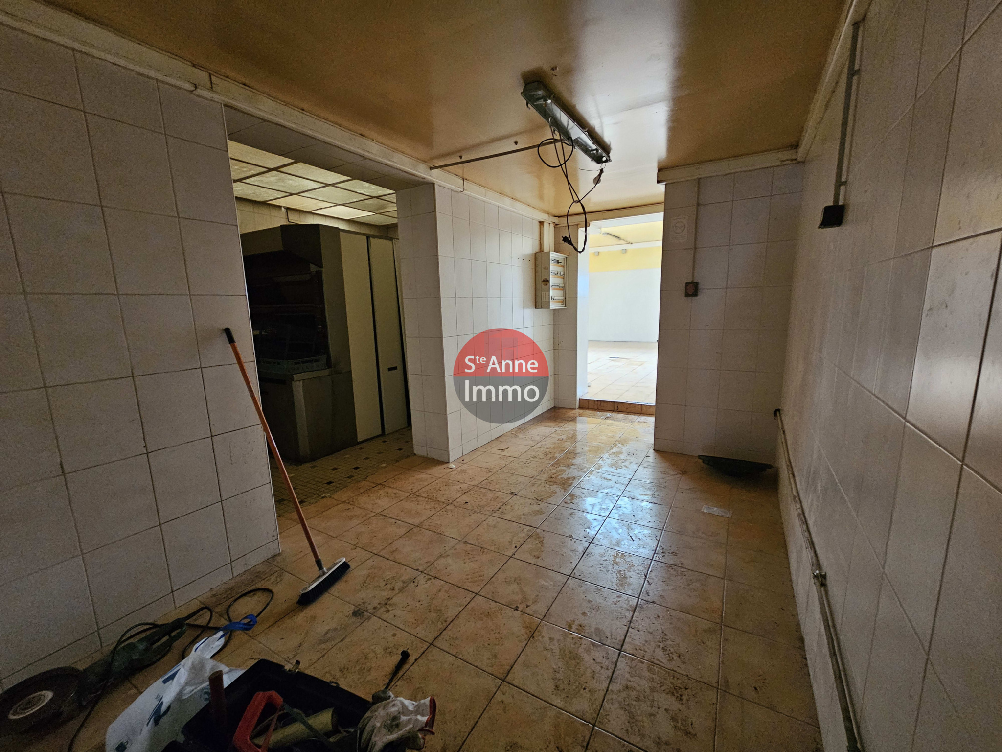 Immo80 – L'immobilier à Amiens et dans la Somme-Amiens St Anne – rue Jules Barni à 5min à pied de la gare – Immeuble de 195 m2 avec local commercial et 2 appa