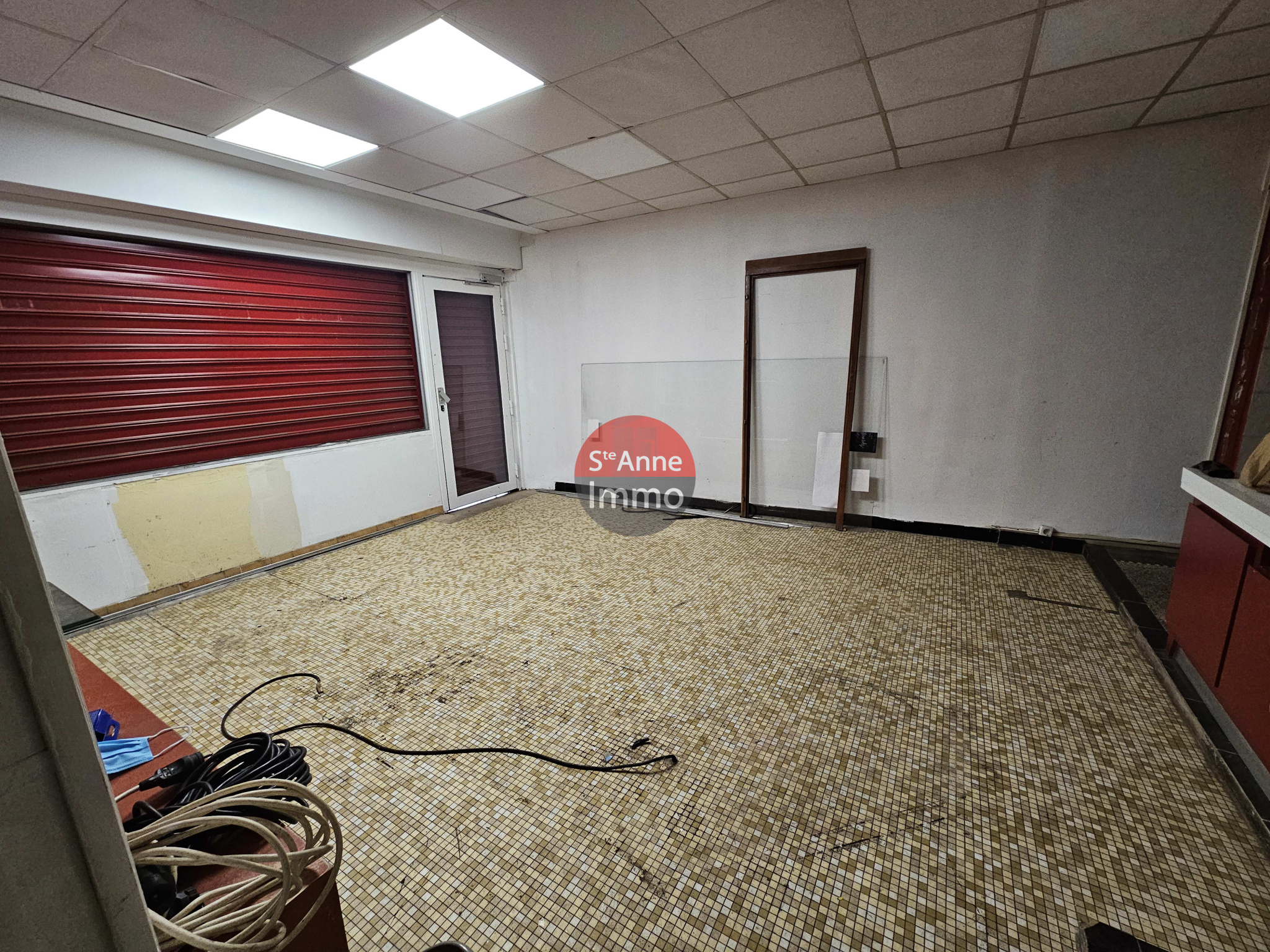 Immo80 – L'immobilier à Amiens et dans la Somme-Amiens St Anne – rue Jules Barni à 5min à pied de la gare – Immeuble de 195 m2 avec local commercial et 2 appa