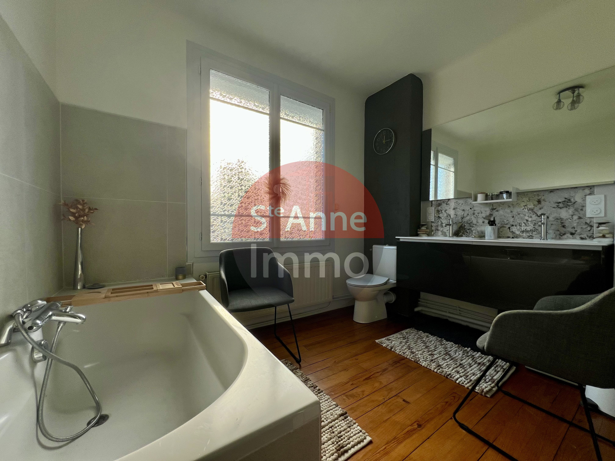 Immo80 – L'immobilier à Amiens et dans la Somme-MOREUIL – MAISON SEMI MITOYENNE – 4 CHAMBRES – JARDIN – TERRASSE – DEPENDANCES – GARAGE