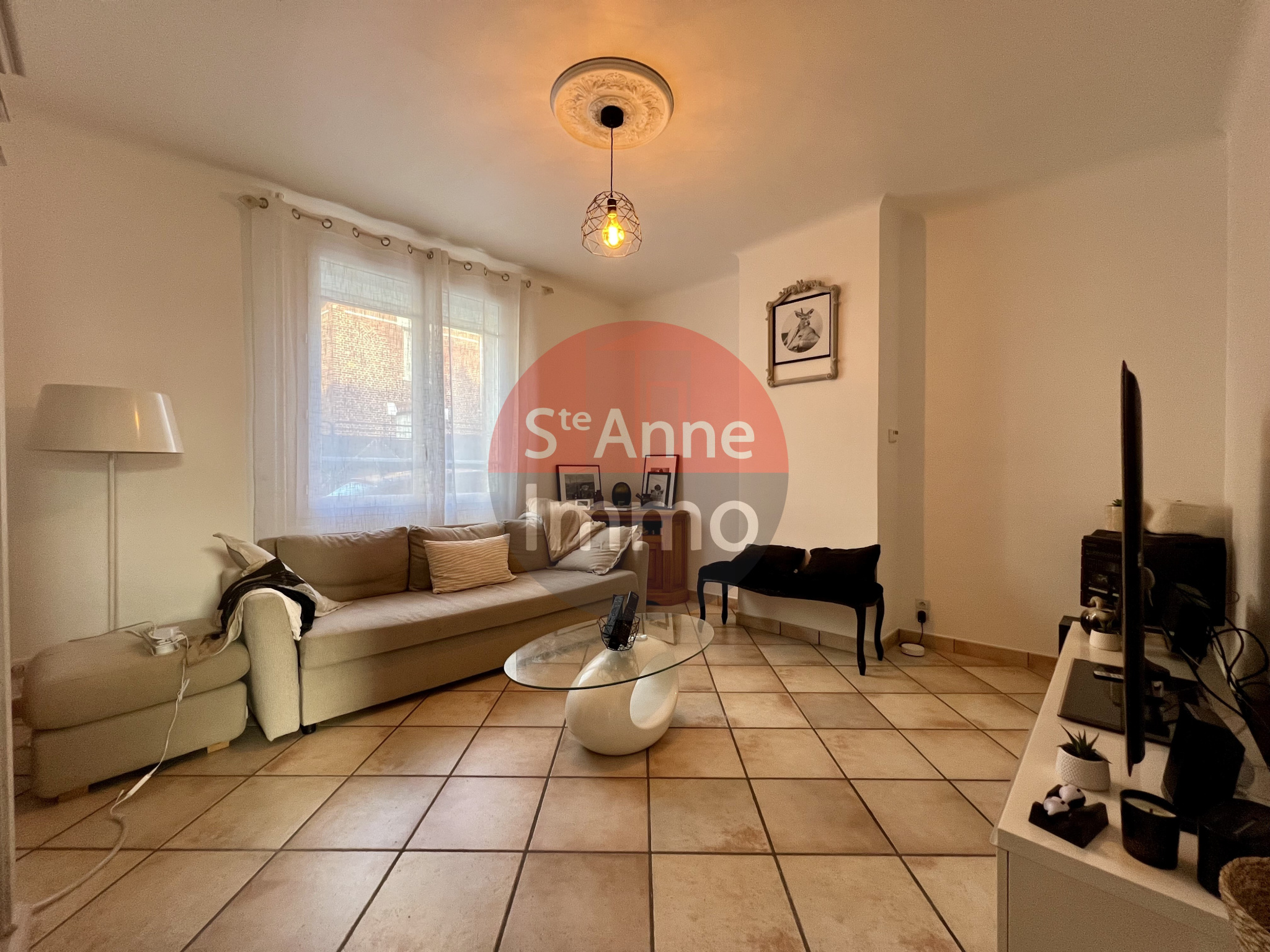 Immo80 – L'immobilier à Amiens et dans la Somme-MOREUIL – MAISON SEMI MITOYENNE – 4 CHAMBRES – JARDIN – TERRASSE – DEPENDANCES – GARAGE