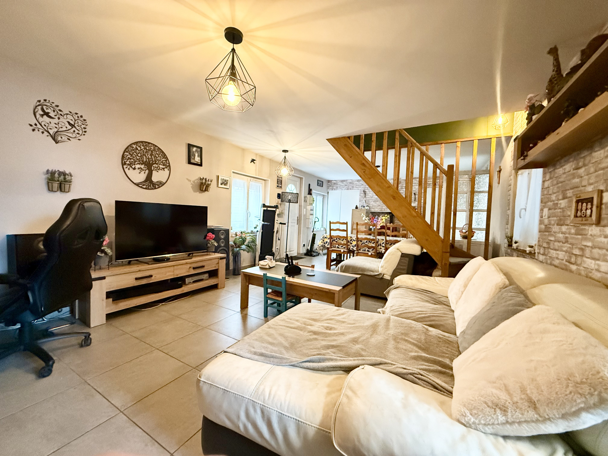 Immo80 – L'immobilier à Amiens et dans la Somme-SAINT SAUVEUR – MAISON MITOYENNE – 3 CHAMBRES – JARDIN – TERRASSE – ATELIER