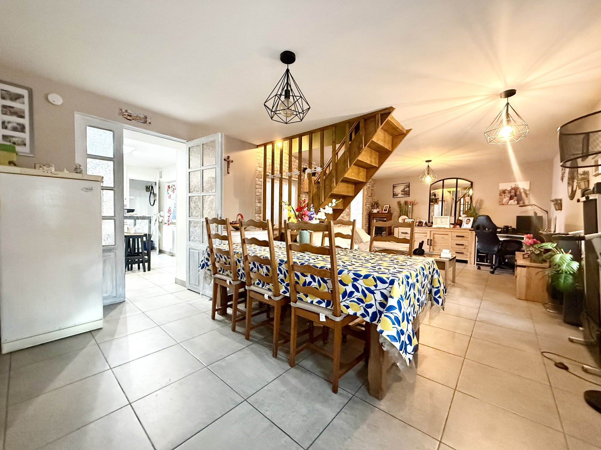 Immo80 – L'immobilier à Amiens et dans la Somme-SAINT SAUVEUR – MAISON MITOYENNE – 3 CHAMBRES – JARDIN – TERRASSE – ATELIER