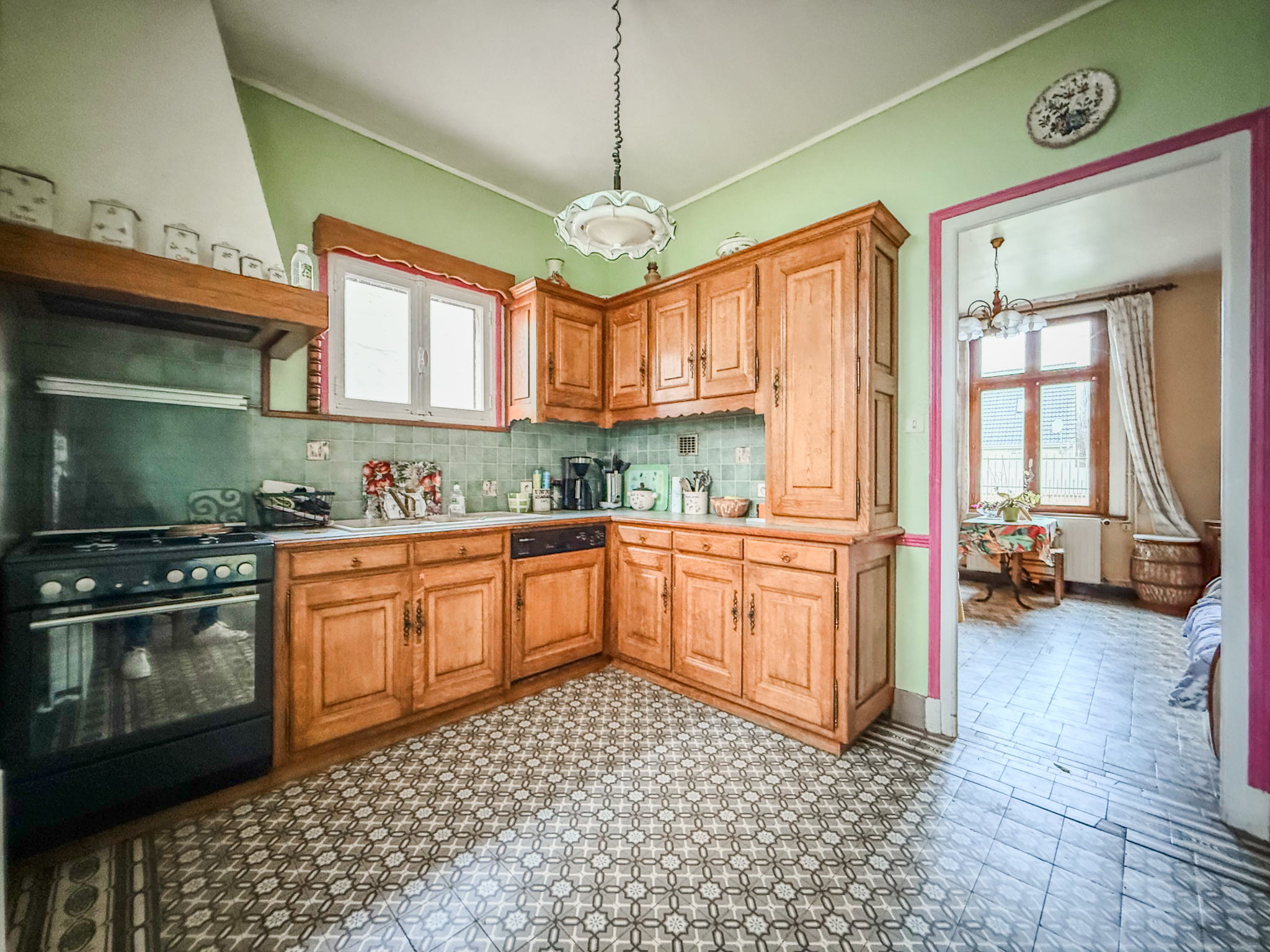 Immo80 – L'immobilier à Amiens et dans la Somme-FRESNOY-LES-ROYE – MAISON INDIVIDUELLE – 1 CHAMBRE – AUTONOMIE DE PLAIN PIED – GRENIER AMENAGEABLE – TRAVAUX –