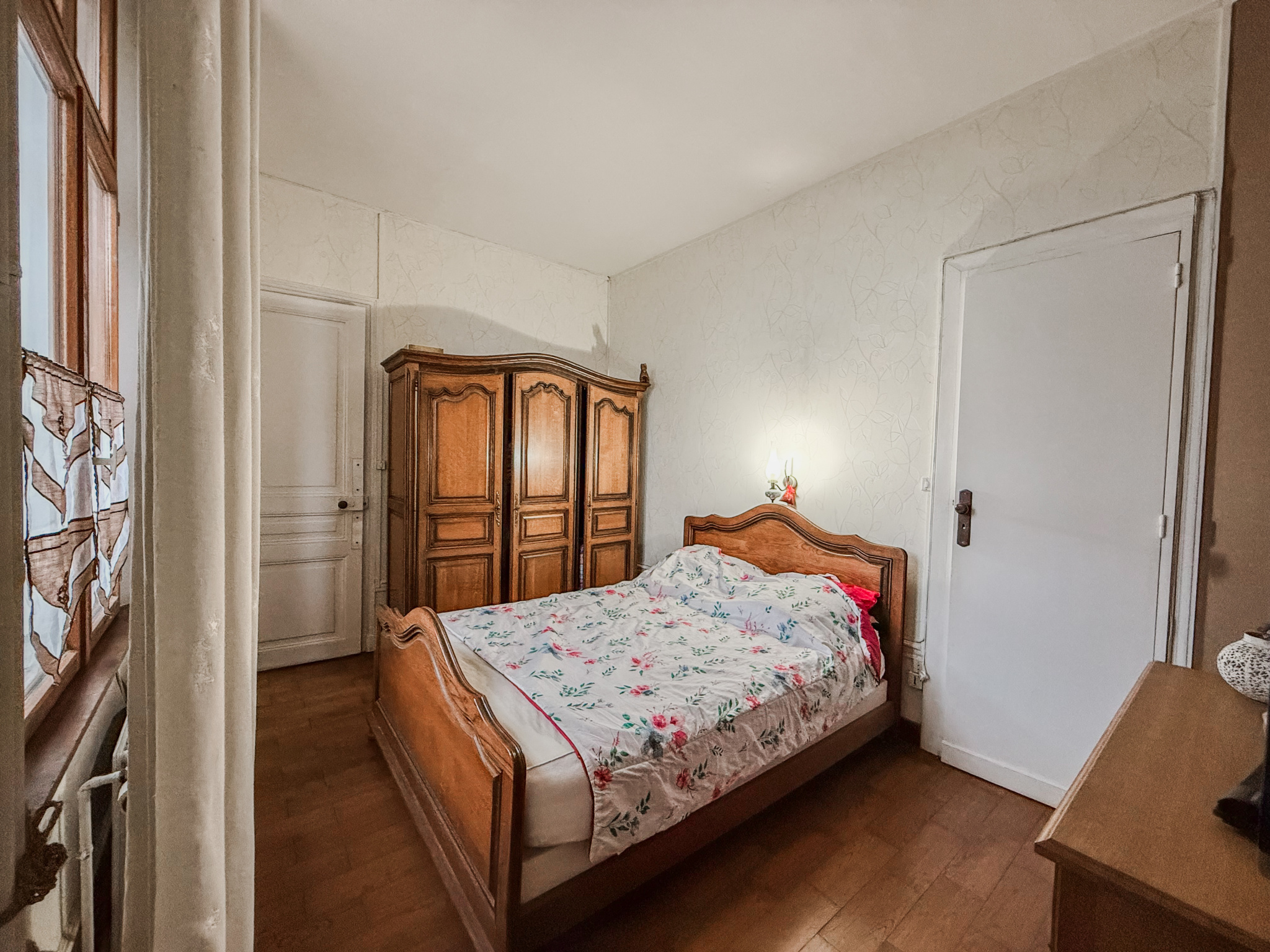 Immo80 – L'immobilier à Amiens et dans la Somme-FRESNOY-LES-ROYE – MAISON INDIVIDUELLE – 1 CHAMBRE – AUTONOMIE DE PLAIN PIED – GRENIER AMENAGEABLE – TRAVAUX –