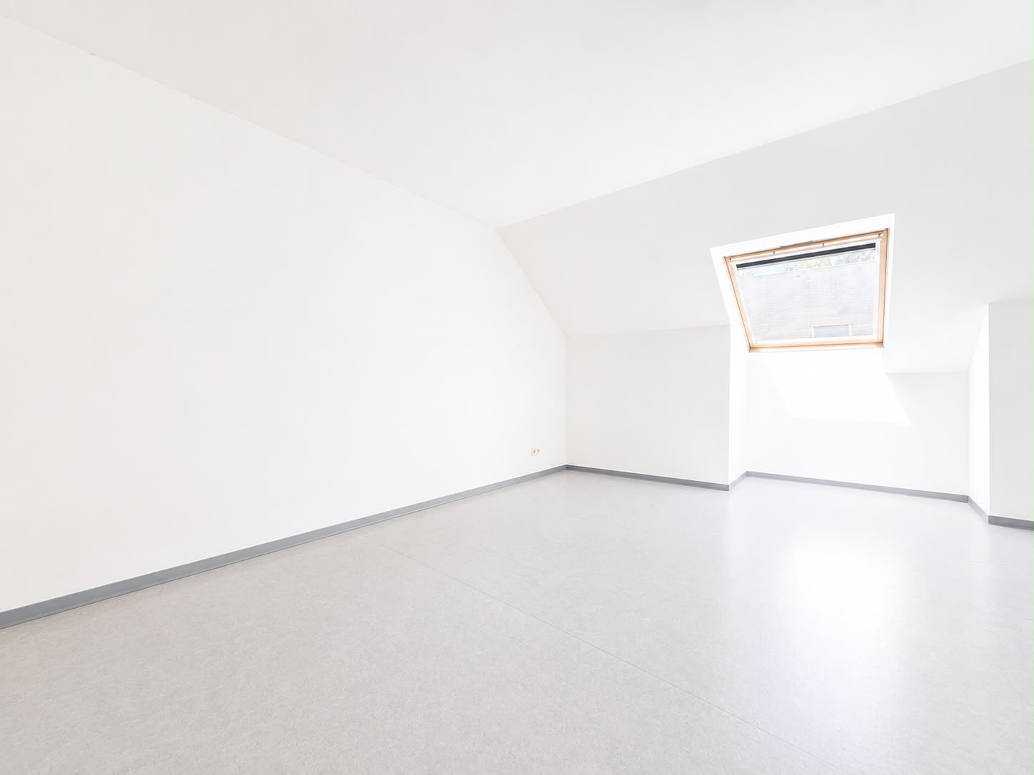 Immo80 – L'immobilier à Amiens et dans la Somme-AMIENS – QUARTIER SAINT MAURICE – APPARTEMENT T1 BIS – DERNIER ÉTAGE – PLACE DE PARKING