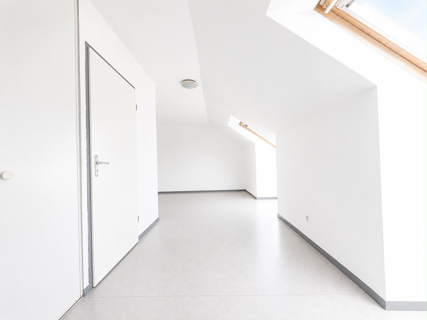 Immo80 – L'immobilier à Amiens et dans la Somme-AMIENS – QUARTIER SAINT MAURICE – APPARTEMENT T1 BIS – DERNIER ÉTAGE – PLACE DE PARKING