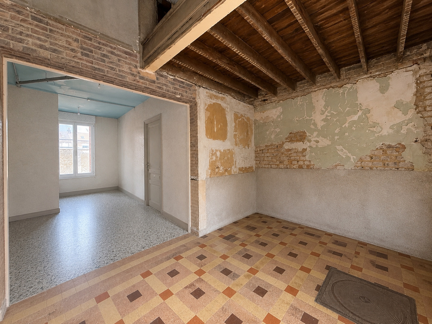 Immo80 – L'immobilier à Amiens et dans la Somme-AMIENS – QUARTIER SAINT ACHEUL / SAINTE ANNE – AMIENOISE – COUR – DEPENDANCES