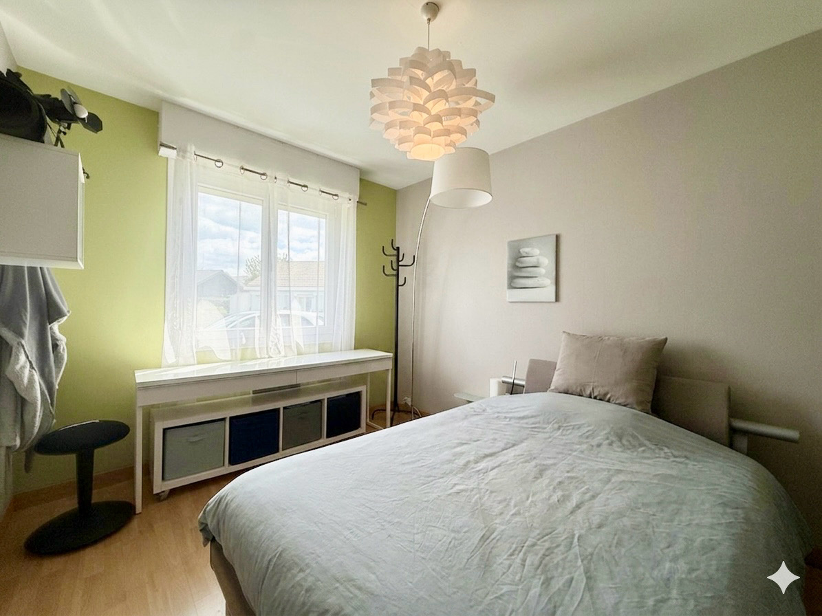 Immo80 – L'immobilier à Amiens et dans la Somme-AMIENS – QUARTIER SUD EST – PAVILLON INDIVIDUEL DE PLAIN PIED – TERRASSE  – JARDIN – DOUBLE GARAGES