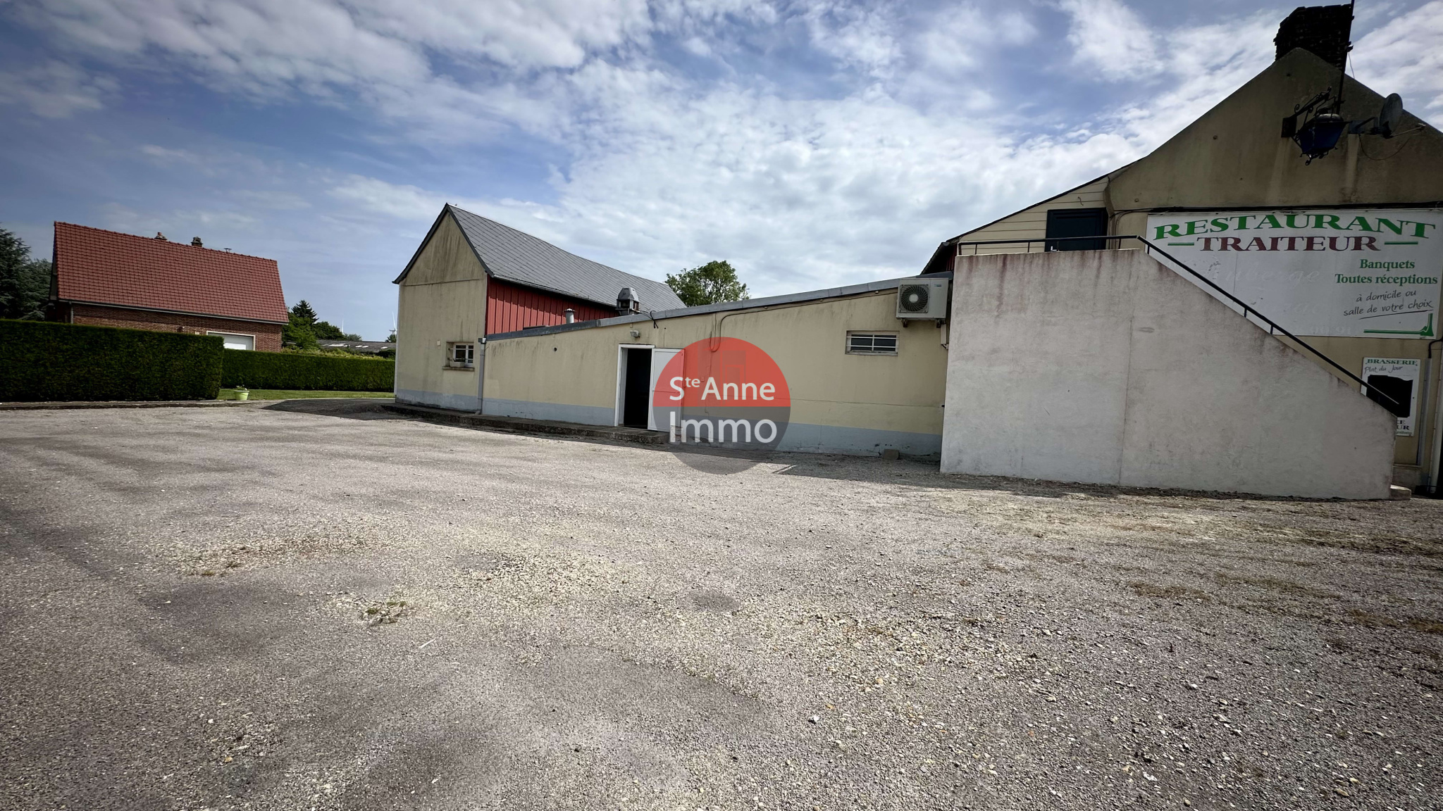 Immo80 – L'immobilier à Amiens et dans la Somme-CAULIERES – IMMEUBLE COMMERCIALE – RESTAURANT – 2 APPARTEMENTS