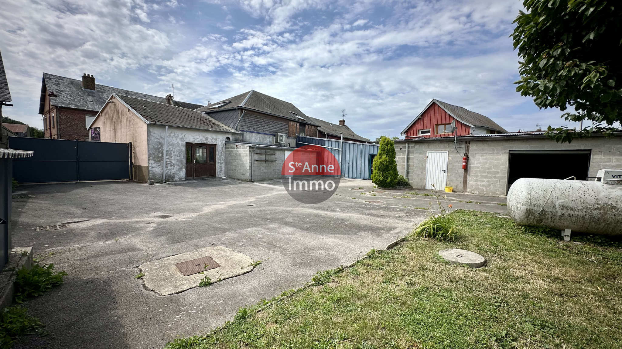 Immo80 – L'immobilier à Amiens et dans la Somme-CAULIERES – IMMEUBLE COMMERCIALE – RESTAURANT – 2 APPARTEMENTS
