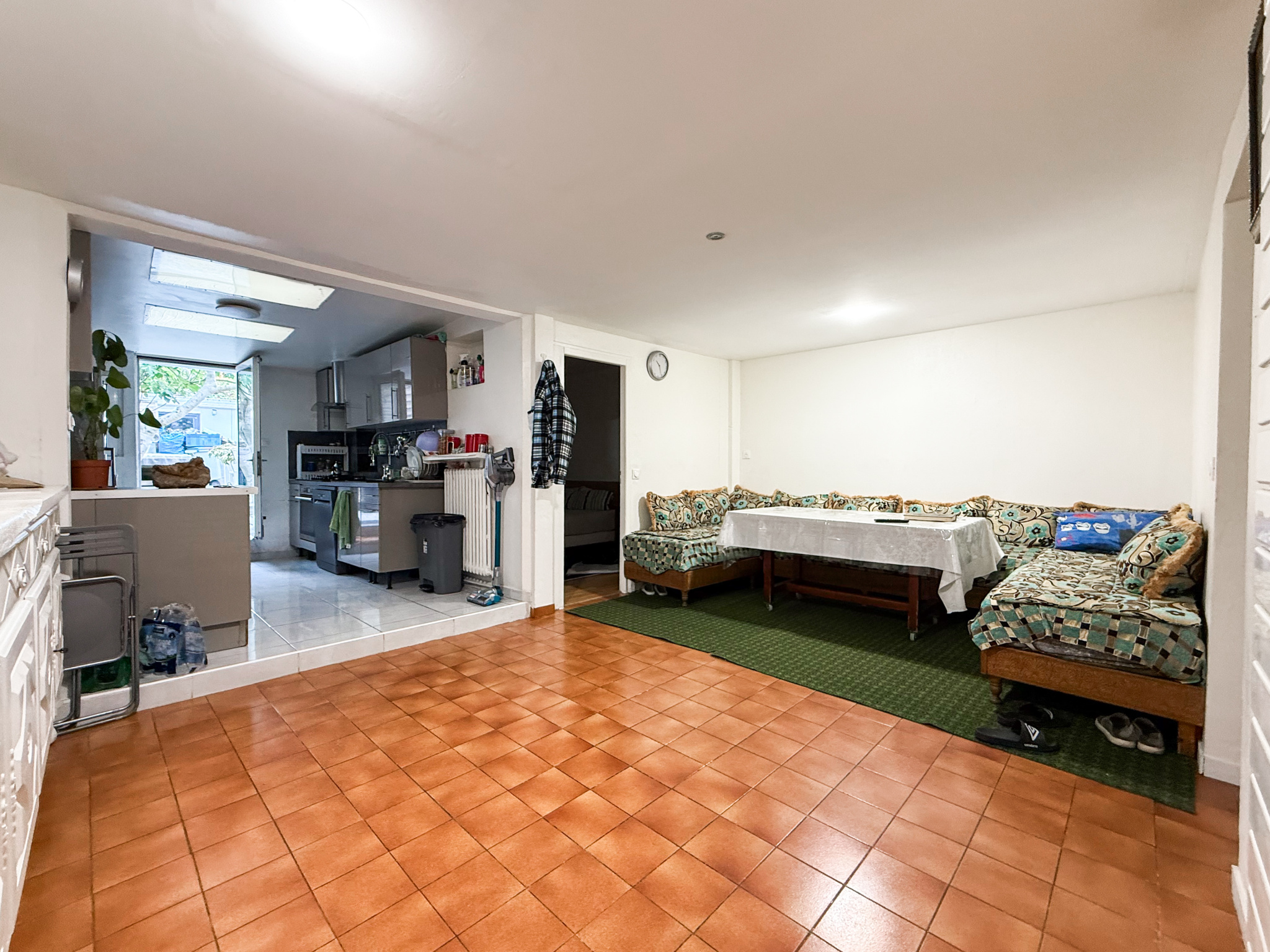Immo80 – L'immobilier à Amiens et dans la Somme-ROYE – MAISON MITOYENNE – IMMEUBLE DE RAPPORT – 5 CHAMBRES – COUR – DEPENDANCE