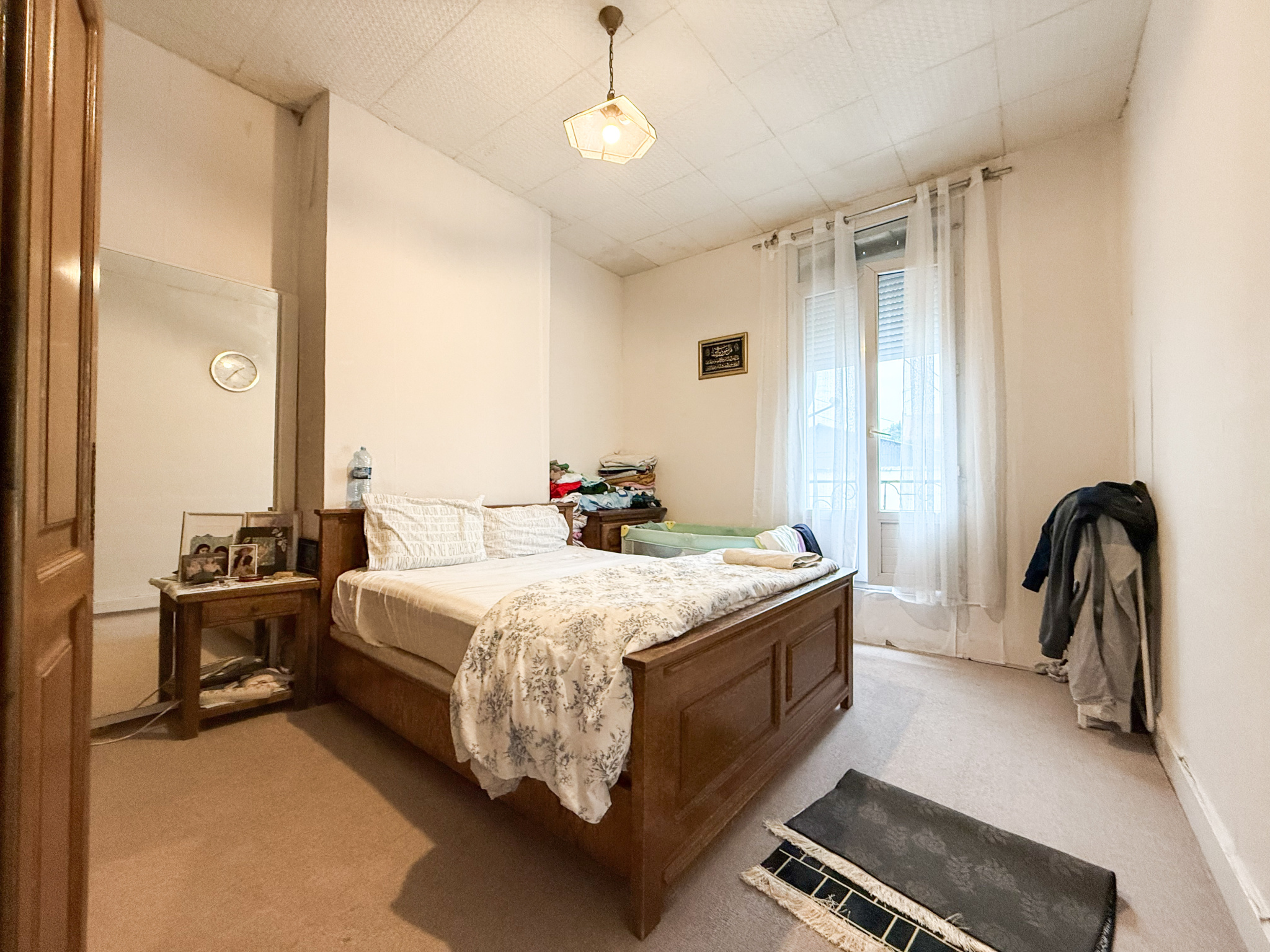 Immo80 – L'immobilier à Amiens et dans la Somme-ROYE – MAISON MITOYENNE – IMMEUBLE DE RAPPORT – 5 CHAMBRES – COUR – DEPENDANCE