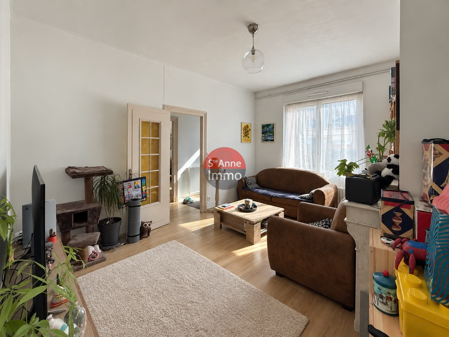 Immo80 – L'immobilier à Amiens et dans la Somme-ROSIERES-EN-SANTERRE – MAISON MITOYENNE – 2 CHAMBRES – CAVE – TERRASSE – JARDIN – DEPENDANCES