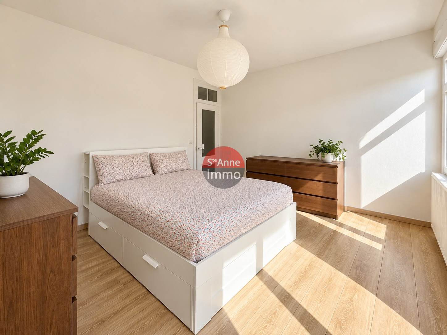Immo80 – L'immobilier à Amiens et dans la Somme-ROSIERES-EN-SANTERRE – MAISON MITOYENNE – 2 CHAMBRES – CAVE – TERRASSE – JARDIN – DEPENDANCES