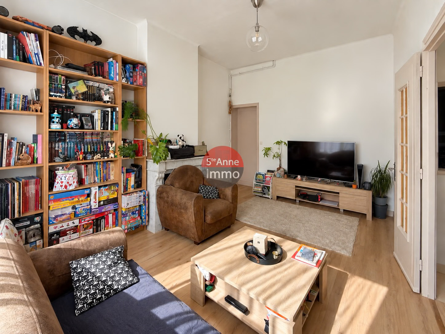 Immo80 – L'immobilier à Amiens et dans la Somme-ROSIERES-EN-SANTERRE – MAISON MITOYENNE – 2 CHAMBRES – CAVE – TERRASSE – JARDIN – DEPENDANCES