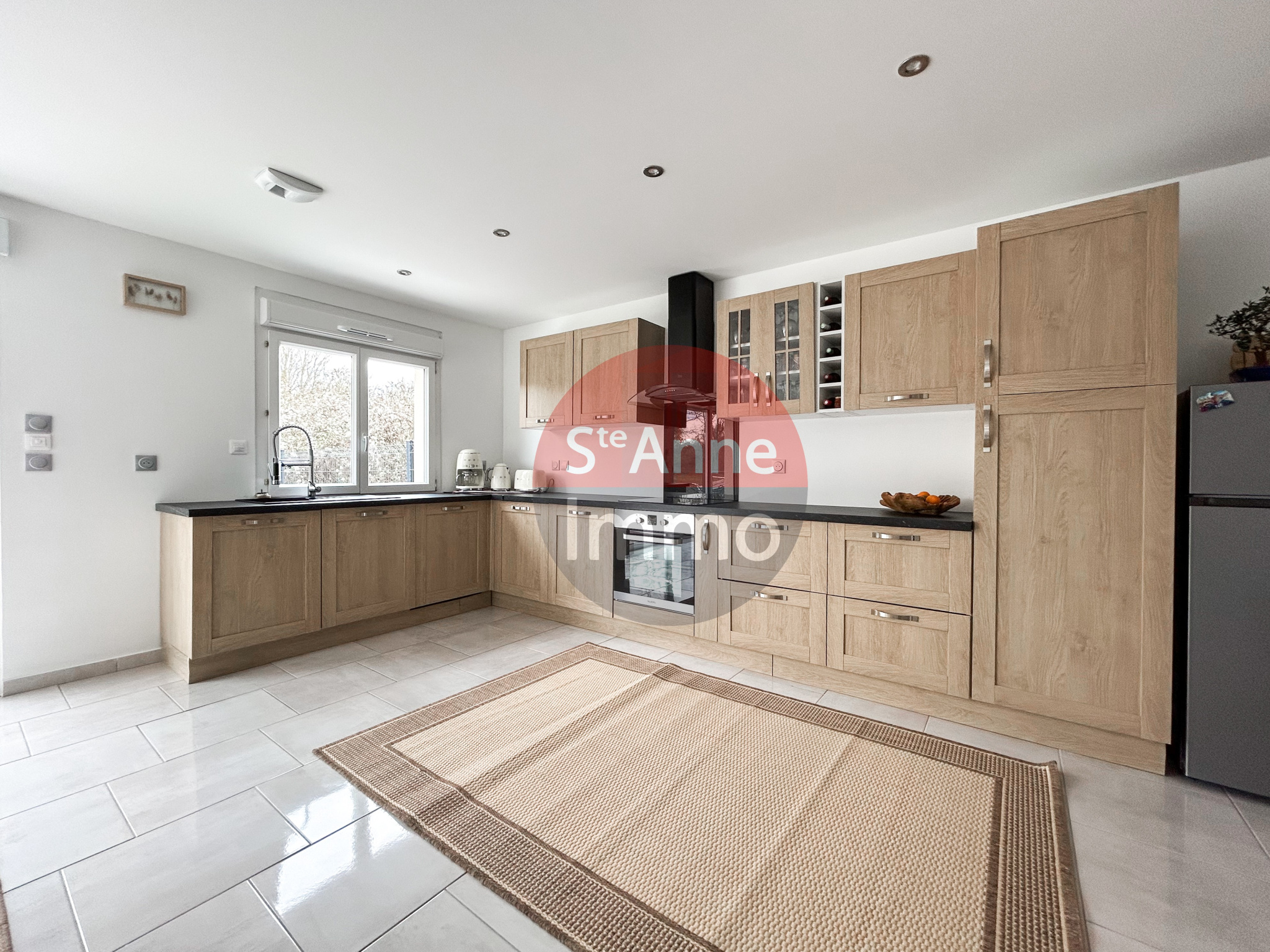 Immo80 – L'immobilier à Amiens et dans la Somme-SAINT-QUENTIN – PAVILLON INDIVIDUEL DE PLAIN PIED – 3 CHAMBRES – GARAGE – COUR – JARDIN