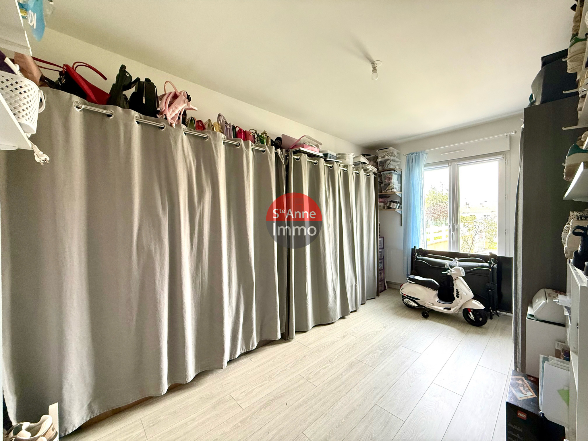 Immo80 – L'immobilier à Amiens et dans la Somme-MESNIL-SAINT-NICAISE – MAISON INDIVIDUELLE – PLAIN PIED – 3 CHAMBRES – GARAGE – COUR – JARDIN