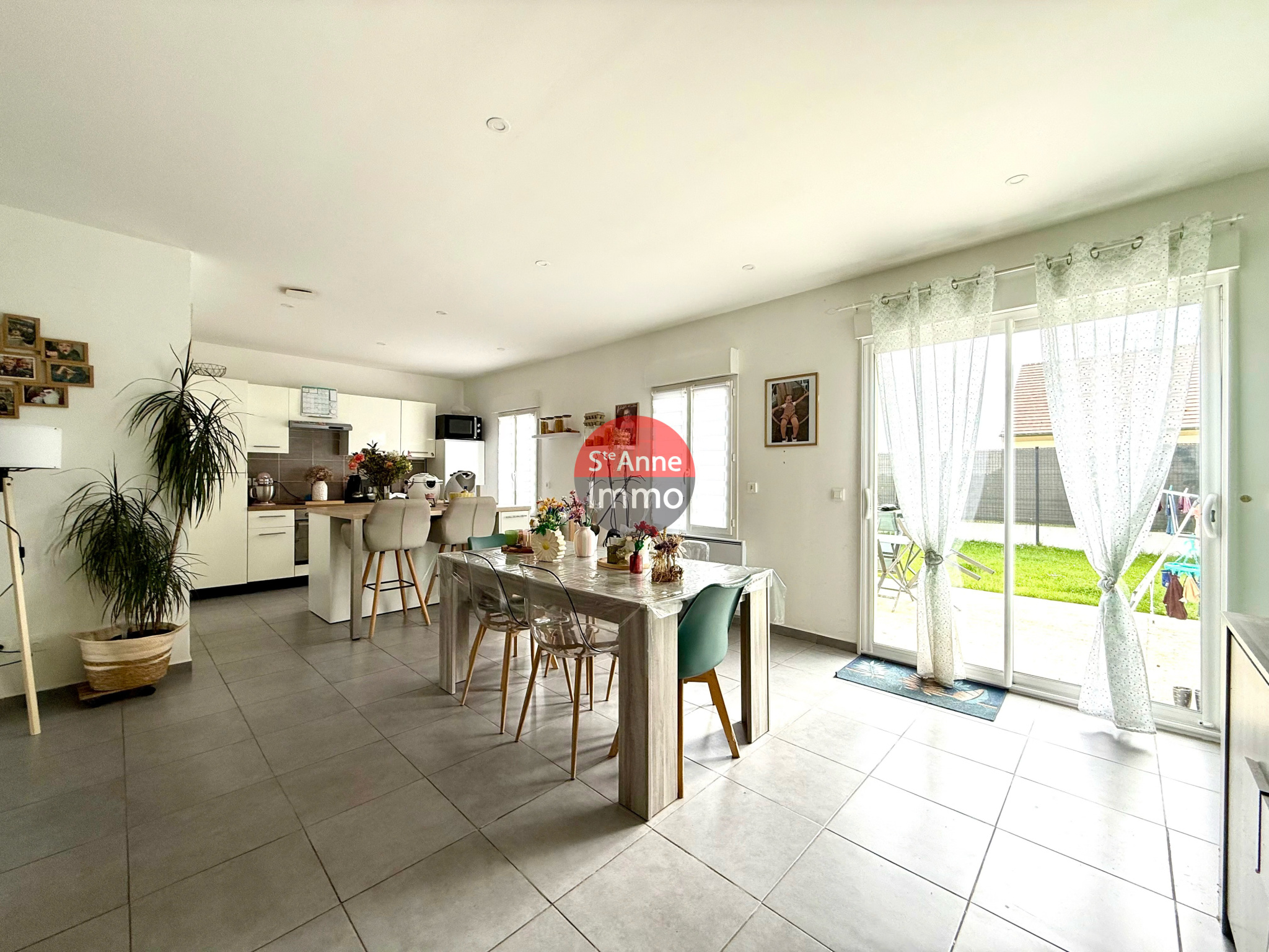 Immo80 – L'immobilier à Amiens et dans la Somme-MESNIL-SAINT-NICAISE – MAISON INDIVIDUELLE – PLAIN PIED – 3 CHAMBRES – GARAGE – COUR – JARDIN