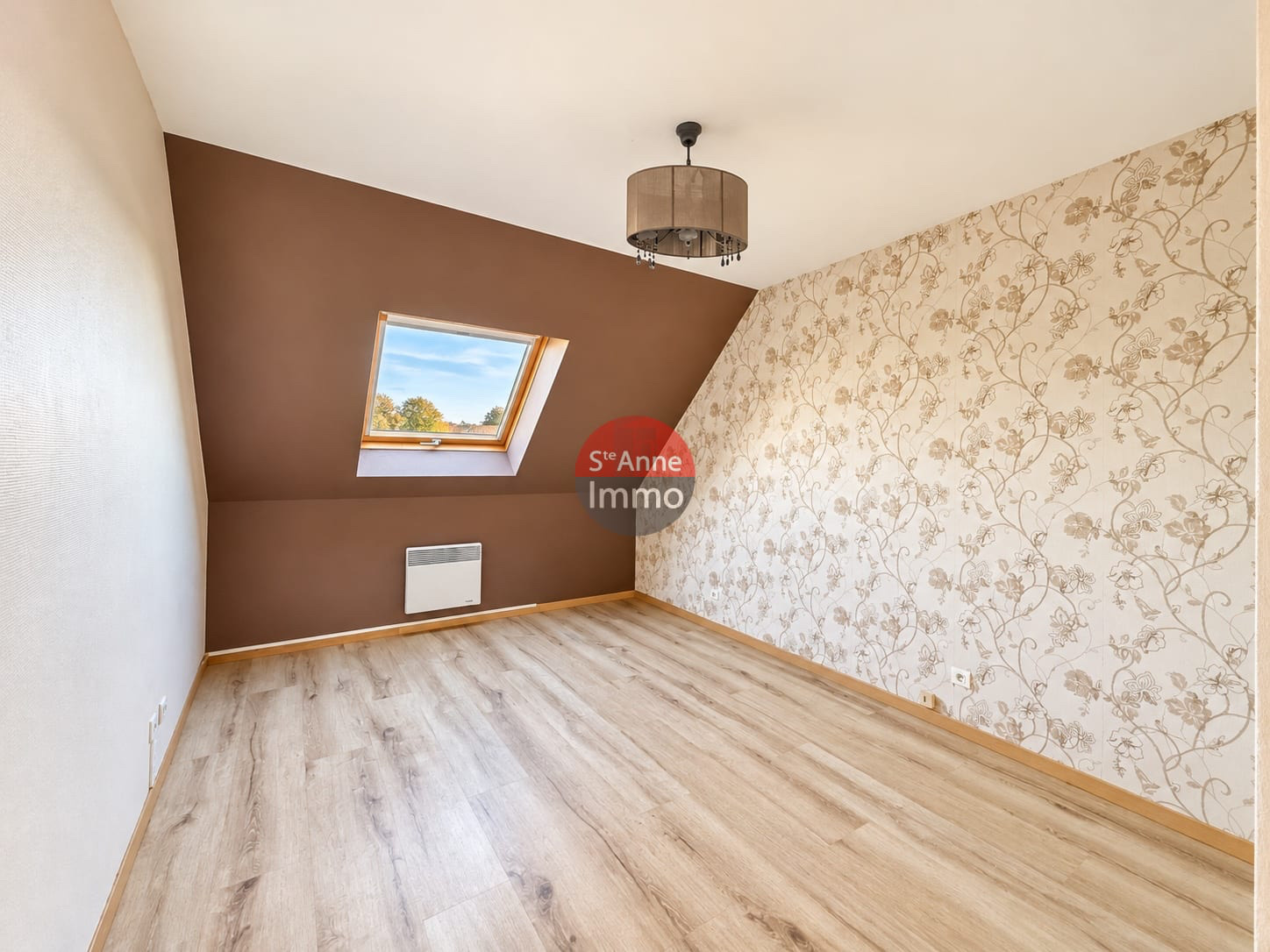 Immo80 – L'immobilier à Amiens et dans la Somme-AMIENS – QUARTIER HENRIVILLE – T4 – 3 CHAMBRES – BUREAU – TERRASSE/BALCON – 2 PLACES DE PARKINGS