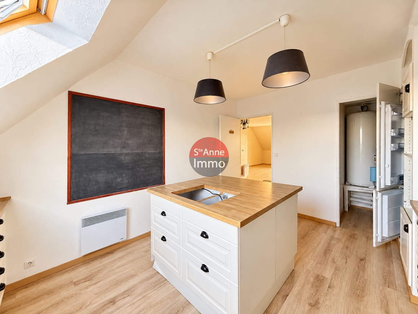Immo80 – L'immobilier à Amiens et dans la Somme-AMIENS – QUARTIER HENRIVILLE – T4 – 3 CHAMBRES – BUREAU – TERRASSE/BALCON – 2 PLACES DE PARKINGS