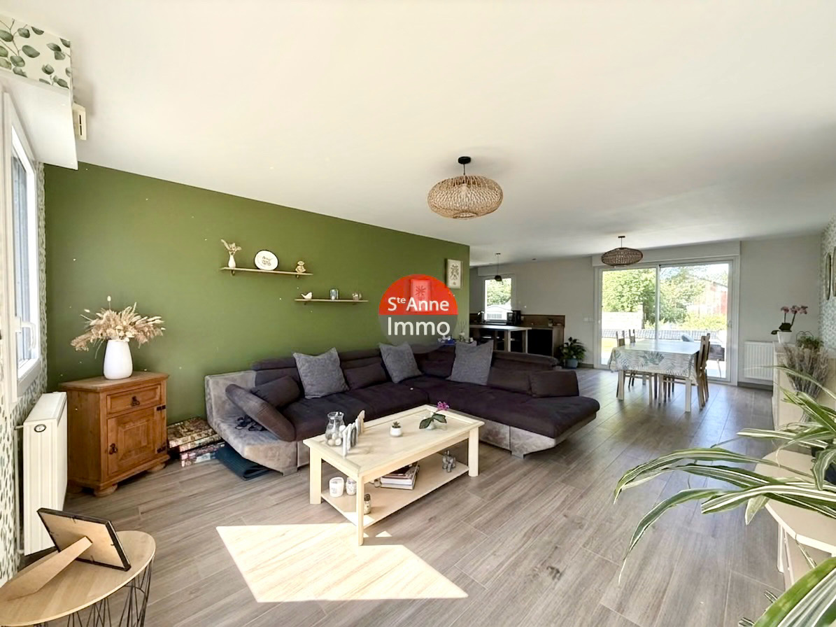 Immo80 – L'immobilier à Amiens et dans la Somme-VRELY – PAVILLON INDIVIDUELLE – 106m2 – PLAIN PIED – 3 CHAMBRES – GARAGE – JARDIN – COUR – TERRASSE