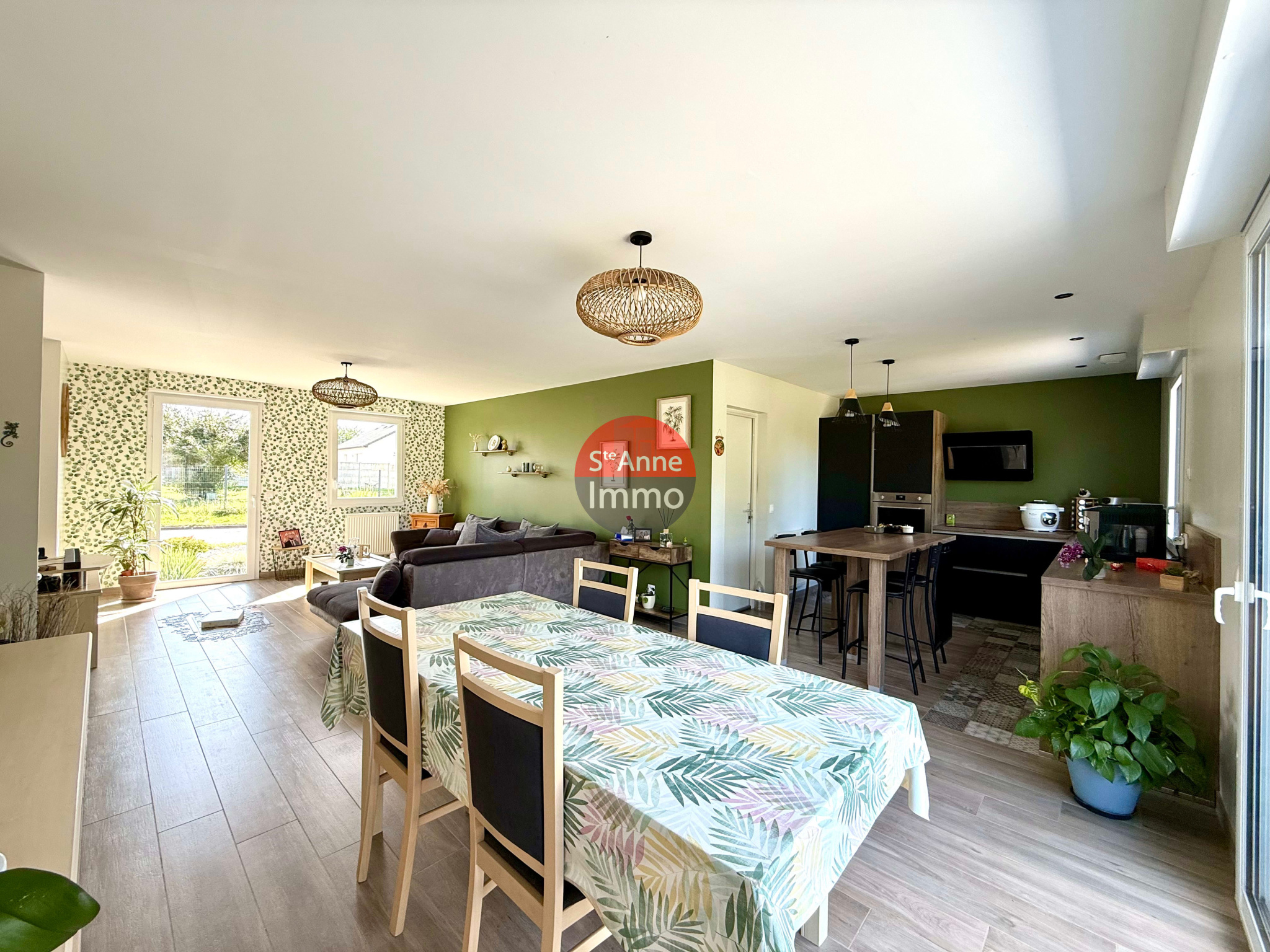 Immo80 – L'immobilier à Amiens et dans la Somme-VRELY – PAVILLON INDIVIDUELLE – 106m2 – PLAIN PIED – 3 CHAMBRES – GARAGE – JARDIN – COUR – TERRASSE