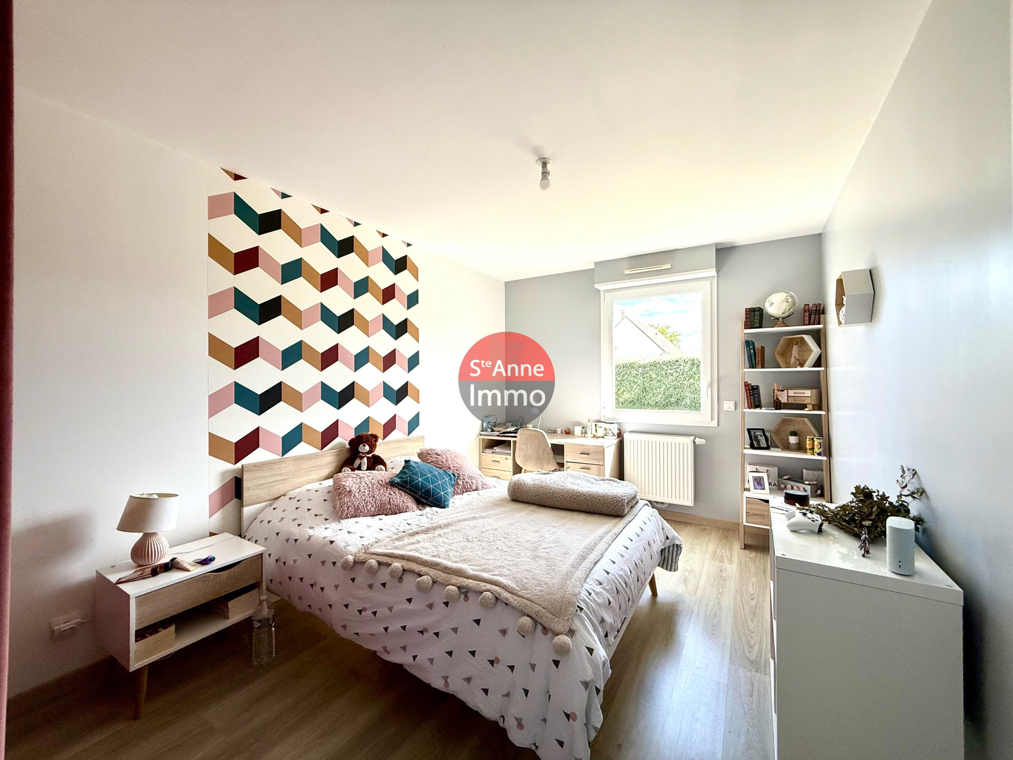 Immo80 – L'immobilier à Amiens et dans la Somme-VRELY – PAVILLON INDIVIDUELLE – 106m2 – PLAIN PIED – 3 CHAMBRES – GARAGE – JARDIN – COUR – TERRASSE