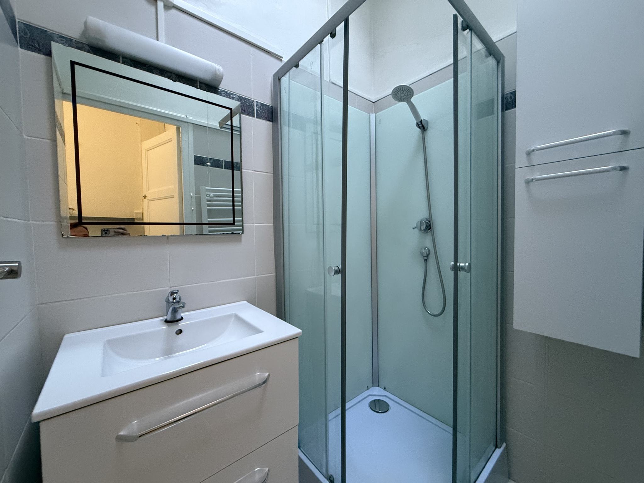 Immo80 – L'immobilier à Amiens et dans la Somme-MOREUIL – MAISON MITOYENNE – 3 CHAMBRES – TERRASSE – DEPENDANCE – GARAGE