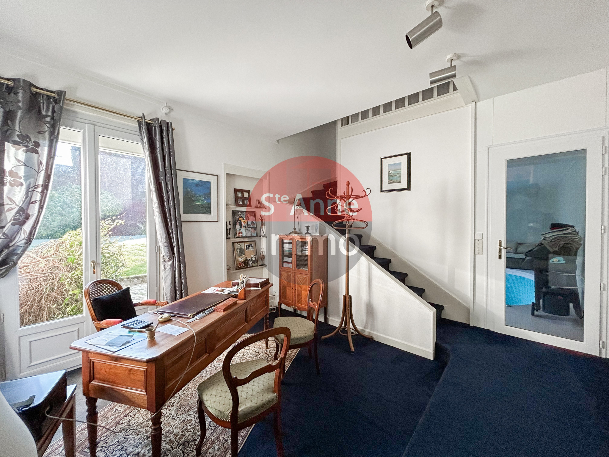 Immo80 – L'immobilier à Amiens et dans la Somme-ROYE – 280m2 – MAISON INDIVIDUELLE AVEC AUTONOMIE DE PLAIN PIED – 4 CHAMBRES – PISCINE – JARDIN – TERRASSE