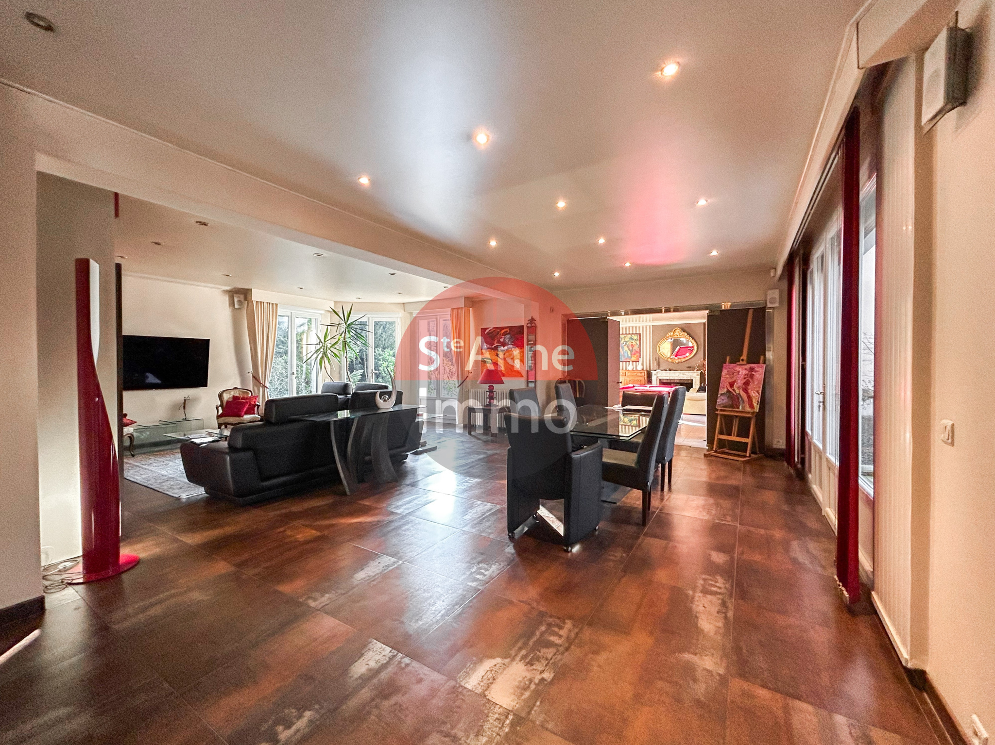 Immo80 – L'immobilier à Amiens et dans la Somme-ROYE – 280m2 – MAISON INDIVIDUELLE AVEC AUTONOMIE DE PLAIN PIED – 4 CHAMBRES – PISCINE – JARDIN – TERRASSE