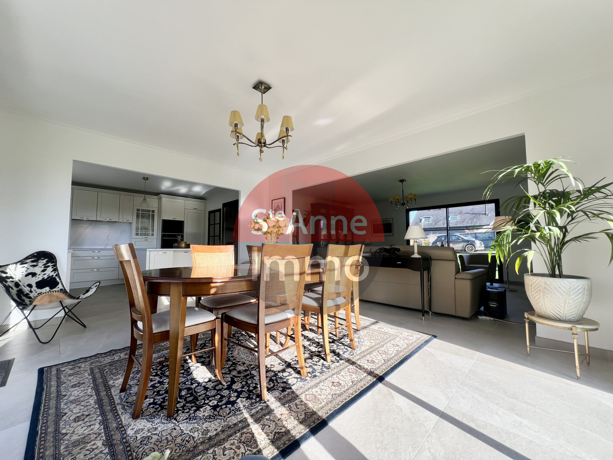 Immo80 – L'immobilier à Amiens et dans la Somme-SAINT FUSCIEN – PAVILLON INDIVIDUEL DE PLAIN PIED – 4 CHAMBRES – JARDIN – TERRASSE – DOUBLE GARAGES