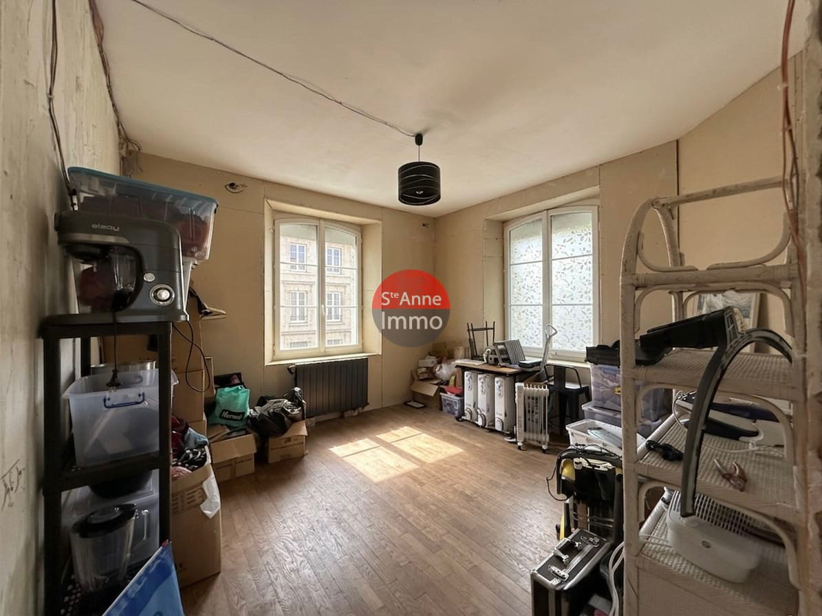 Immo80 – L'immobilier à Amiens et dans la Somme-MARGNY-AUX-CERISES – 160m2 – AUTONOMIE DE PLAIN PIED – 4 CHRAMBRES – TRAVAUX – COUR – JARDIN – DEPENDANCES