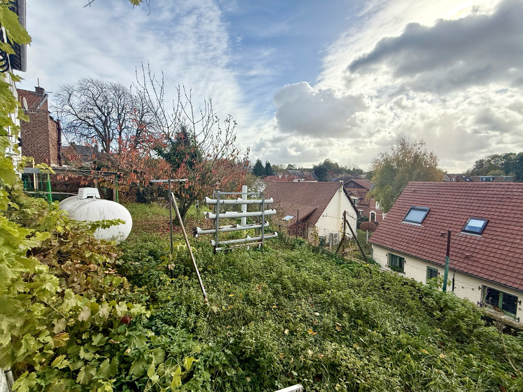 Immo80 – L'immobilier à Amiens et dans la Somme-MONTDIDIER – PAVILLON DE PLAIN PIED – 3 CHAMBRES – JARDIN – GARAGE – SOUS SOL COMPLET