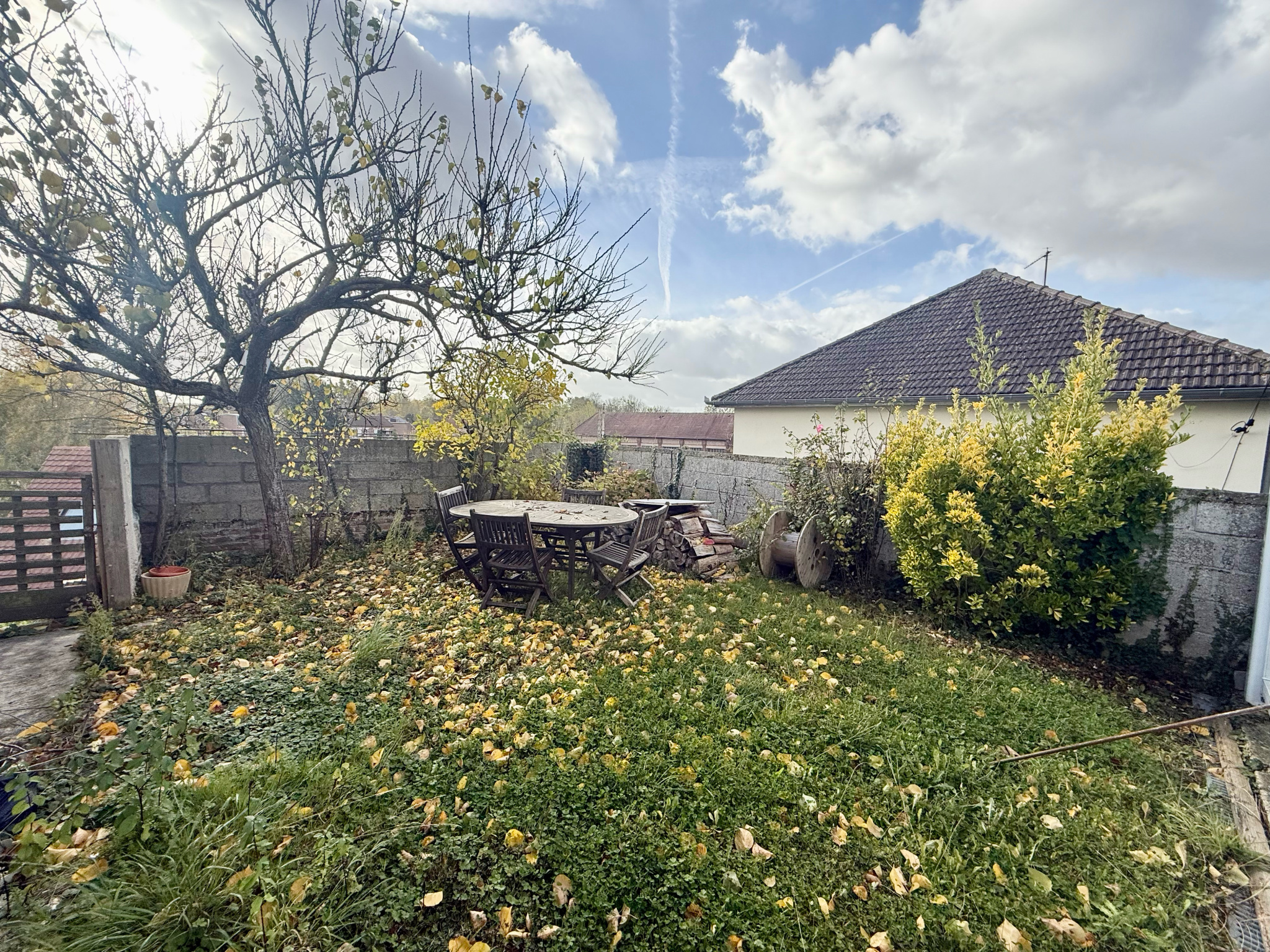 Immo80 – L'immobilier à Amiens et dans la Somme-MONTDIDIER – PAVILLON DE PLAIN PIED – 3 CHAMBRES – JARDIN – GARAGE – SOUS SOL COMPLET