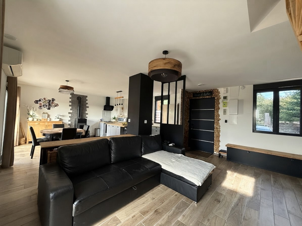 Immo80 – L'immobilier à Amiens et dans la Somme-BAYONVILLERS – MAISON INDIVIDUELLE – 3 CHAMBRES – GARAGE – DEPENDANCES – TERRASSE – CAVE – JARDIN – COUR