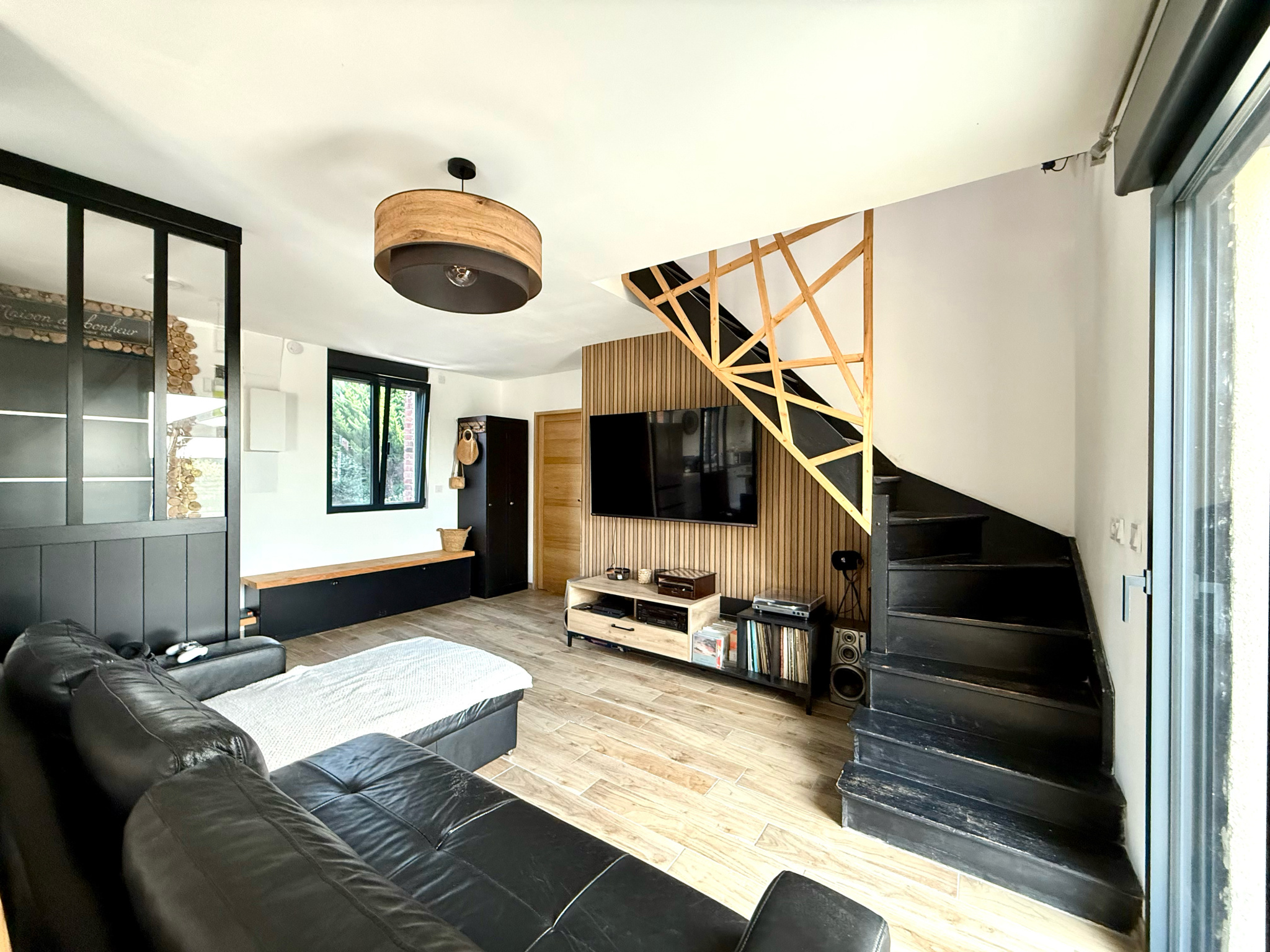 Immo80 – L'immobilier à Amiens et dans la Somme-BAYONVILLERS – MAISON INDIVIDUELLE – 3 CHAMBRES – GARAGE – DEPENDANCES – TERRASSE – CAVE – JARDIN – COUR