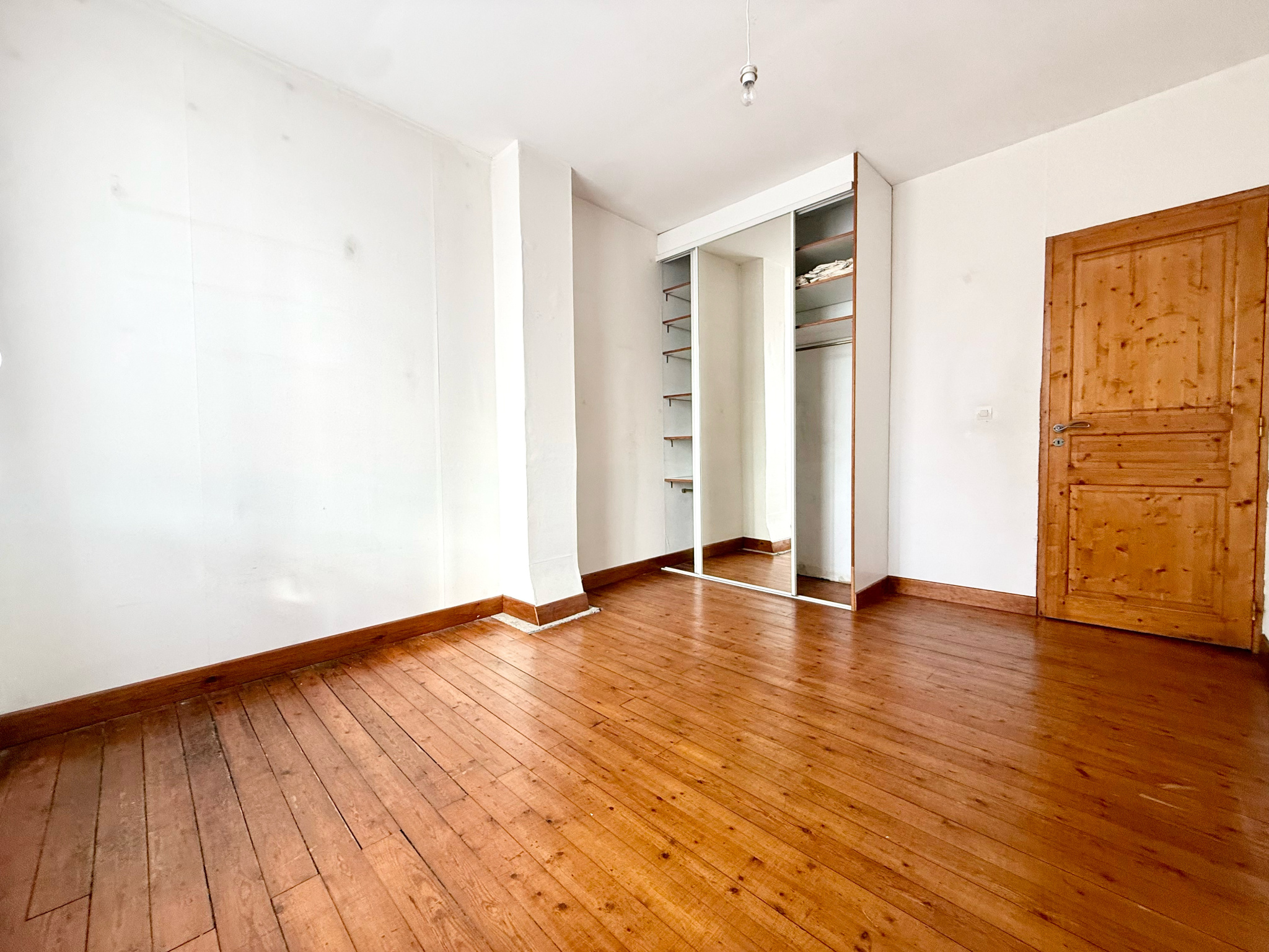 Immo80 – L'immobilier à Amiens et dans la Somme-GAMACHES – HYPER CENTRE – MAISON – 4 CHAMBRES – COUR