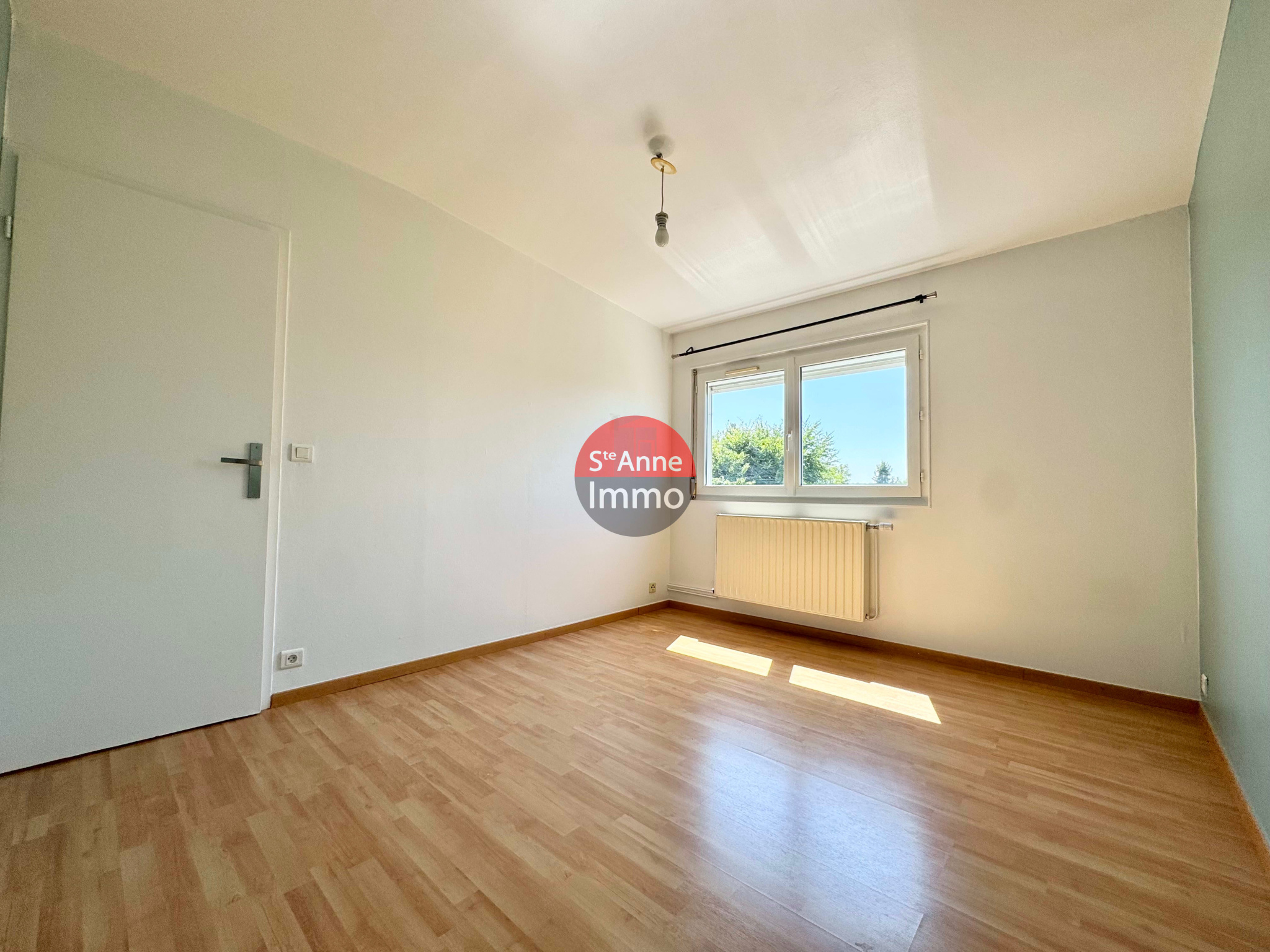 Immo80 – L'immobilier à Amiens et dans la Somme-BOVES – PROCHE AMIENS/GARE LONGUEAU – MAISON 105M2 – 3 CHAMBRES – JARDIN – GARAGE