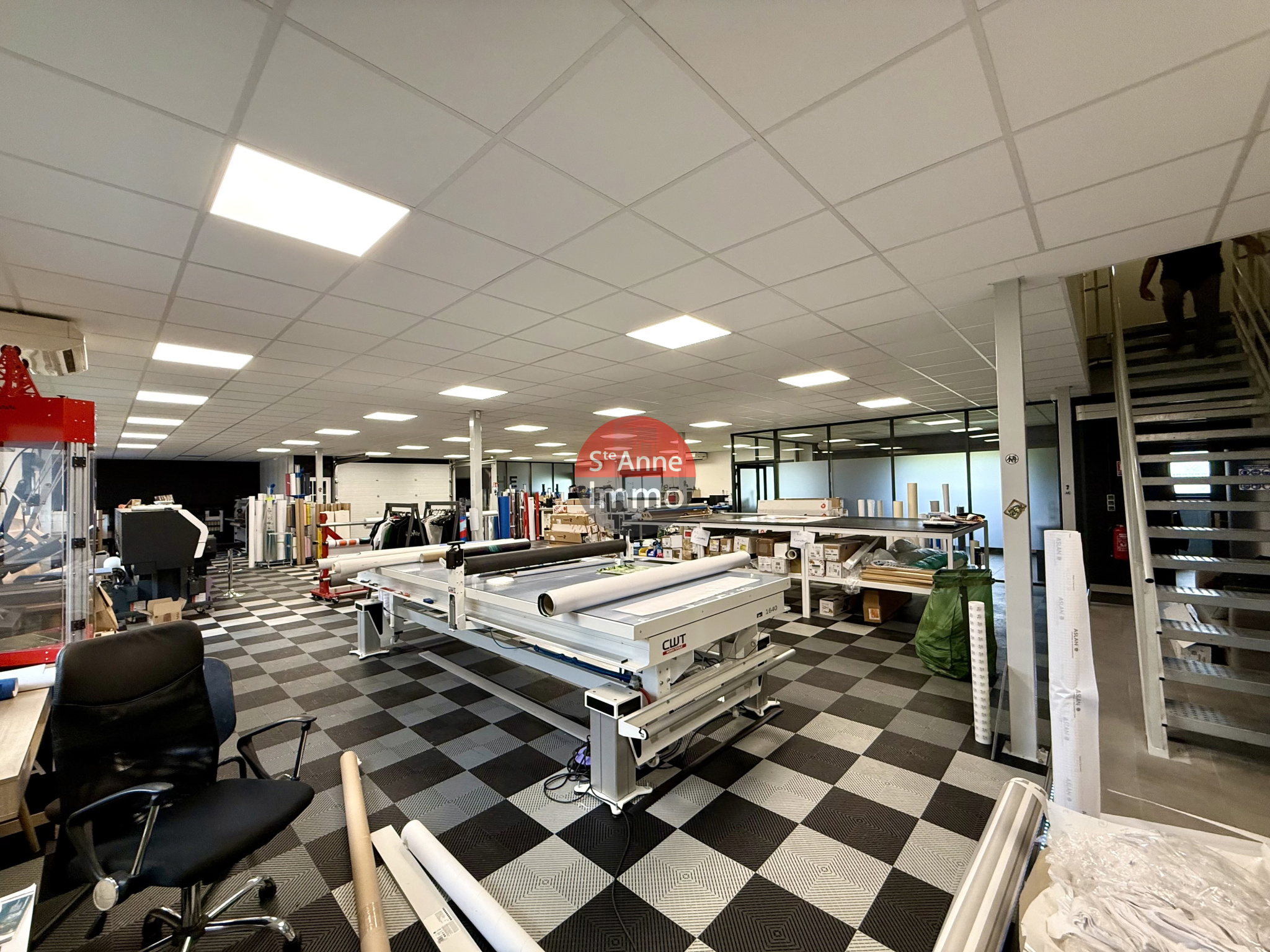 Immo80 – L'immobilier à Amiens et dans la Somme-CAMBRONNE-LÈS-RIBECOURT – 1 131m2 – ENTREPOT – LOCAL PROFESSIONNEL – BUREAUX