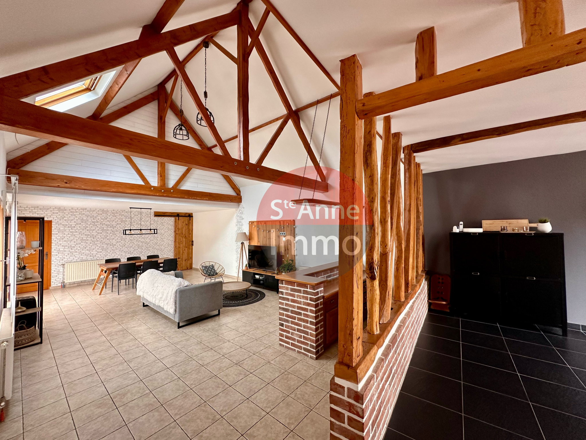 Immo80 – L'immobilier à Amiens et dans la Somme-HERISSART – MAISON – 210 M2 – 6 CHAMBRES – HANGAR – JARDIN