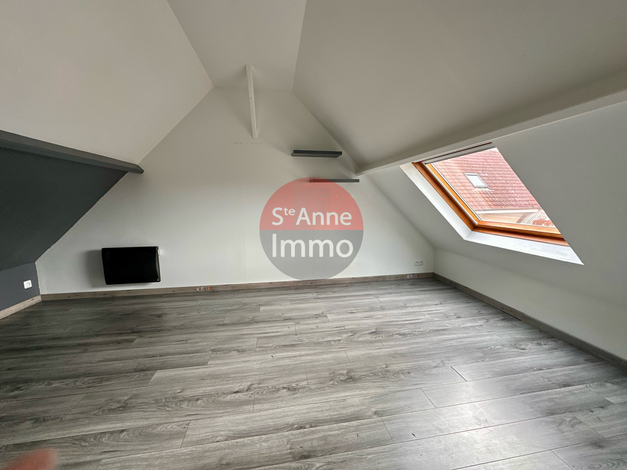 Immo80 – L'immobilier à Amiens et dans la Somme-HERISSART – MAISON – 210 M2 – 6 CHAMBRES – HANGAR – JARDIN