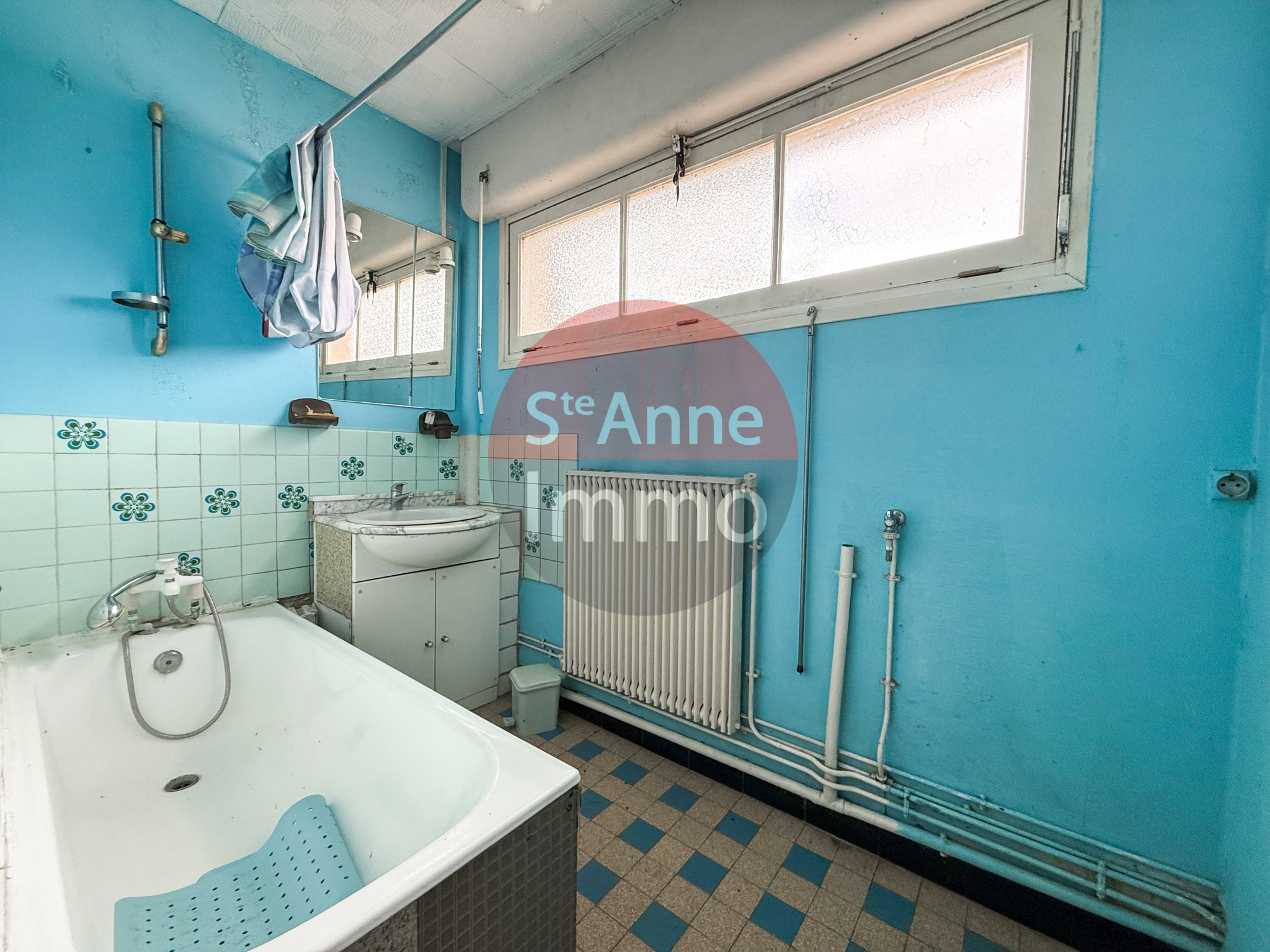 Immo80 – L'immobilier à Amiens et dans la Somme-ROSIERES-EN-SANTERRE – MAISON MITOYENNE – 3 CHAMBRES – GARAGE – JARDIN