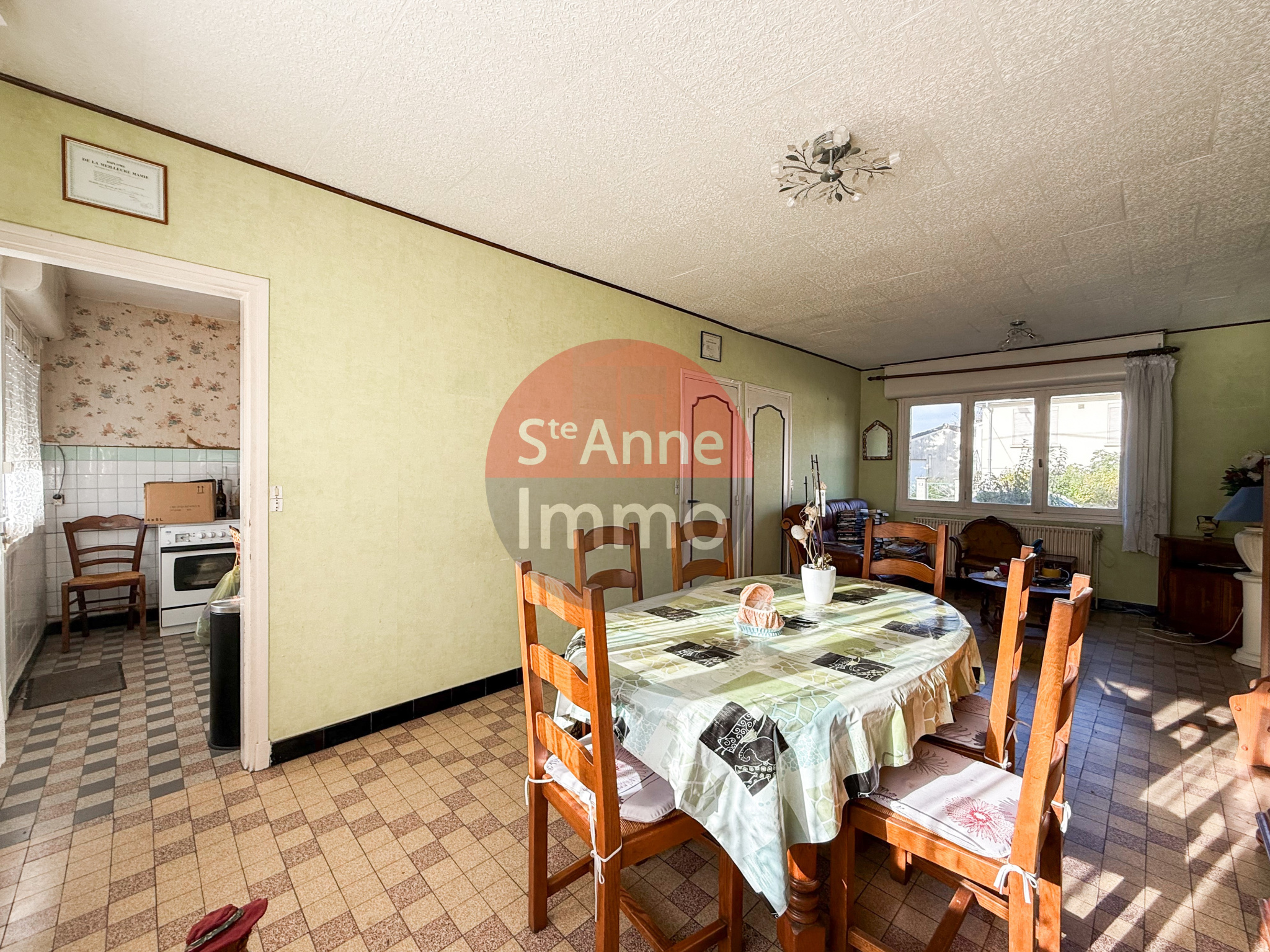 Immo80 – L'immobilier à Amiens et dans la Somme-ROSIERES-EN-SANTERRE – MAISON MITOYENNE – 3 CHAMBRES – GARAGE – JARDIN